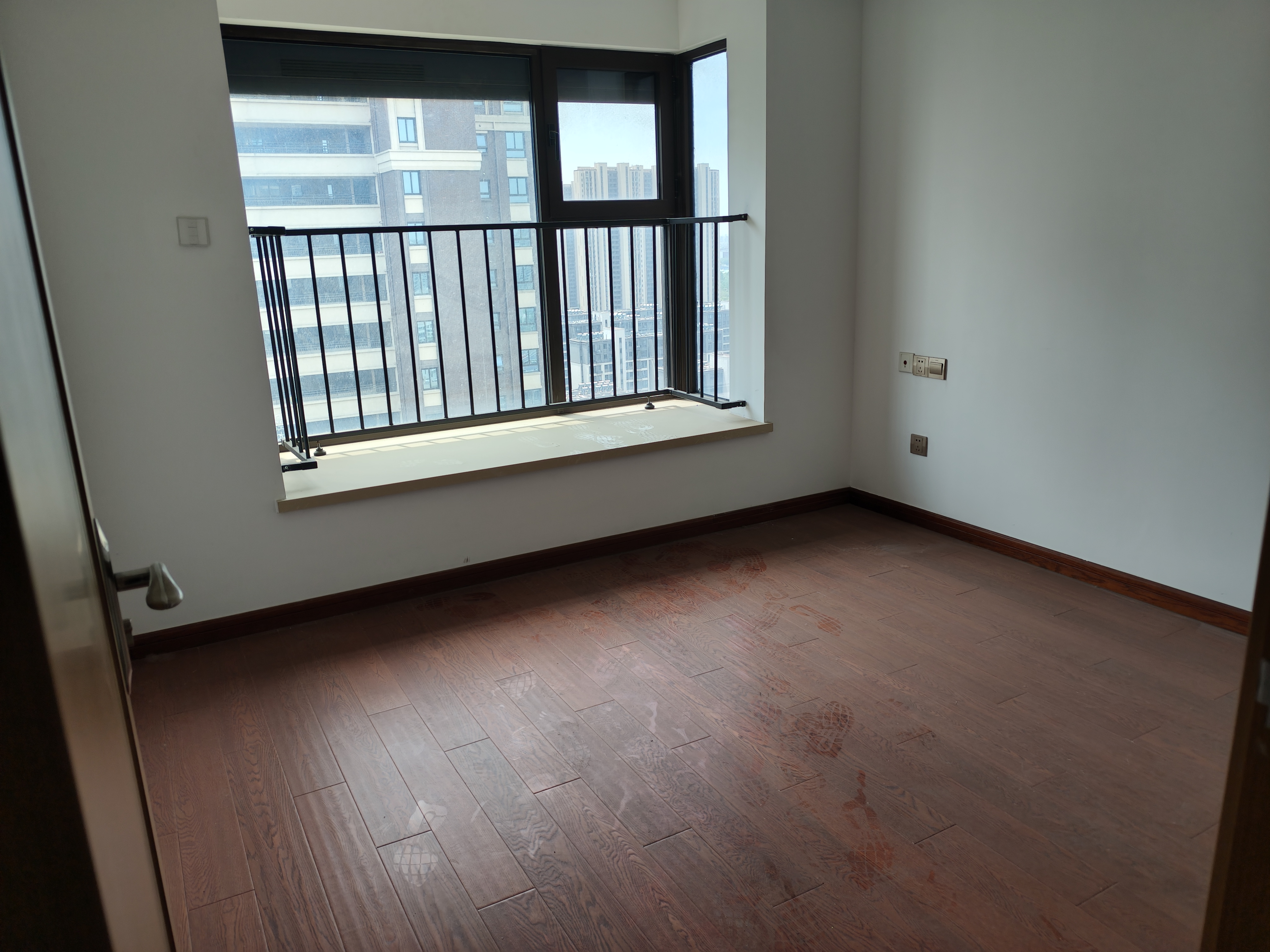 林肯公园 3室2厅1卫 92m&sup2;