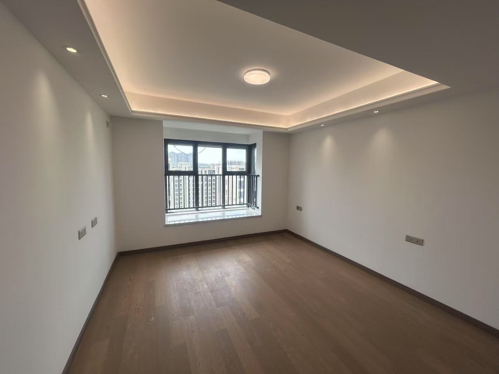 中海上东区 4室2厅2卫 144m&sup2;