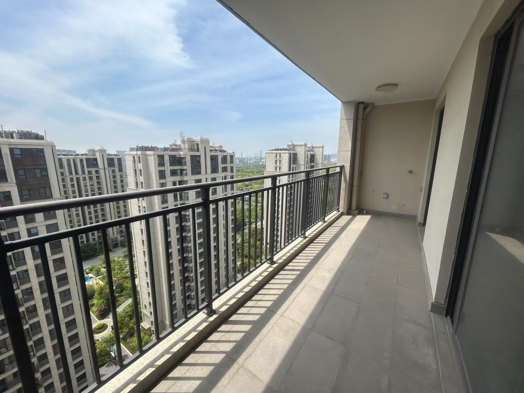 中海上东区 4室2厅2卫 144m&sup2;