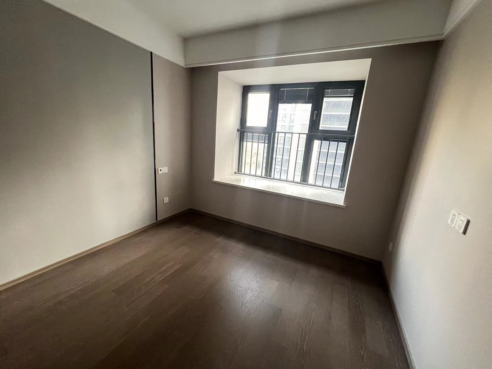 融创时代中心 3室2厅1卫 94m&sup2;