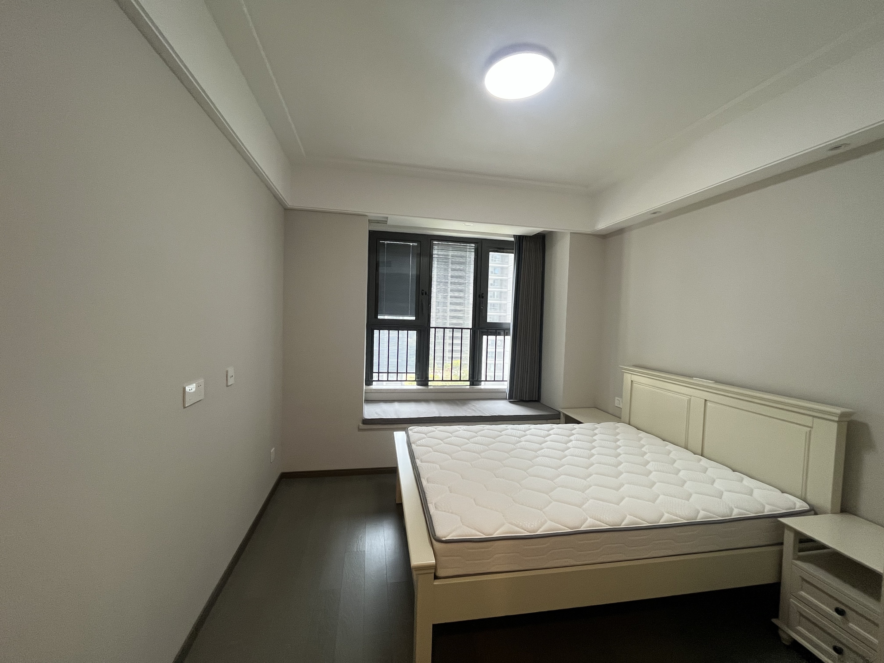 绿城&middot;晓风印月 5室2厅2卫 201m&sup2;