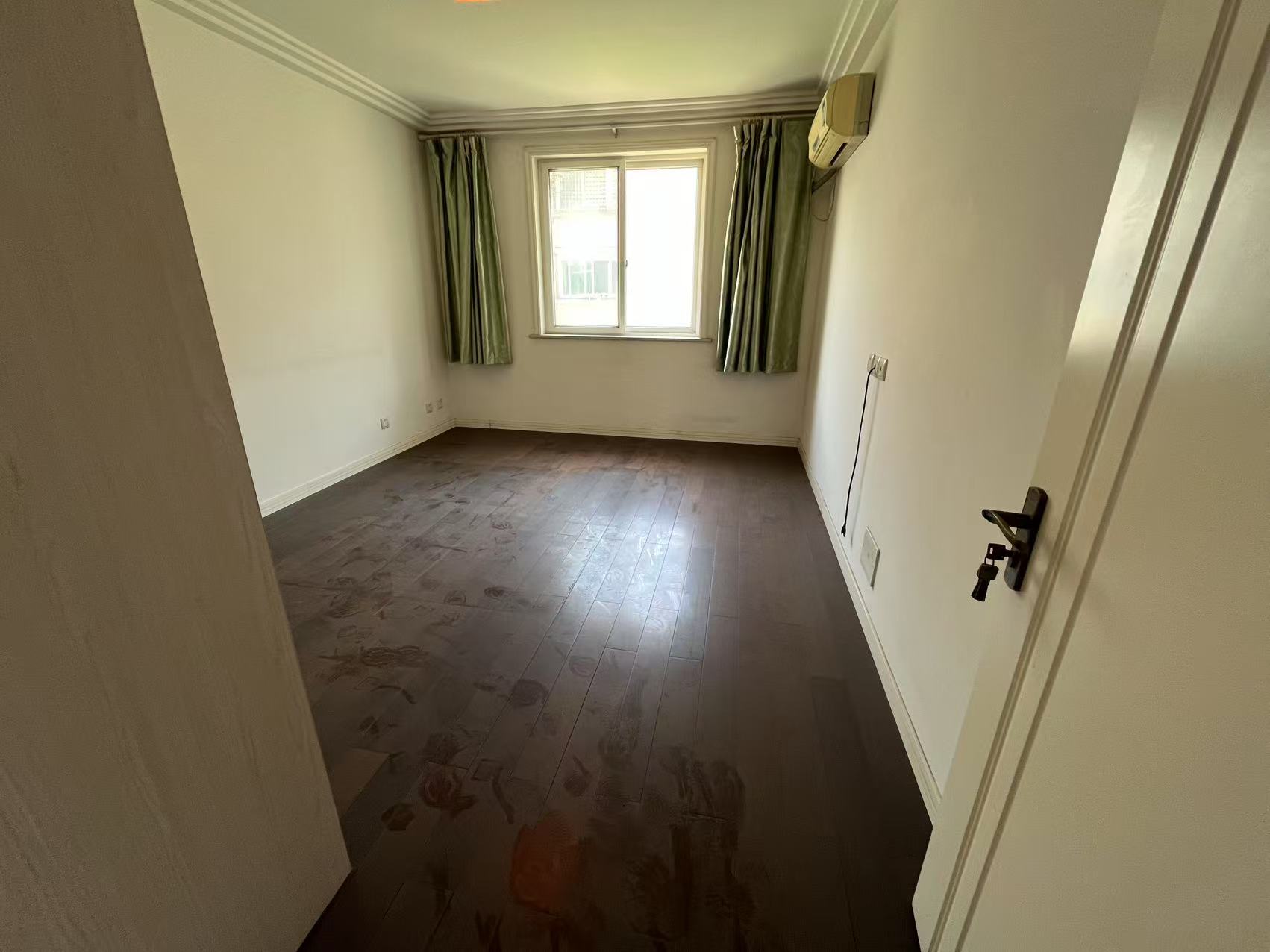 怡安花苑南区 4室2厅2卫 144.42m&sup2;