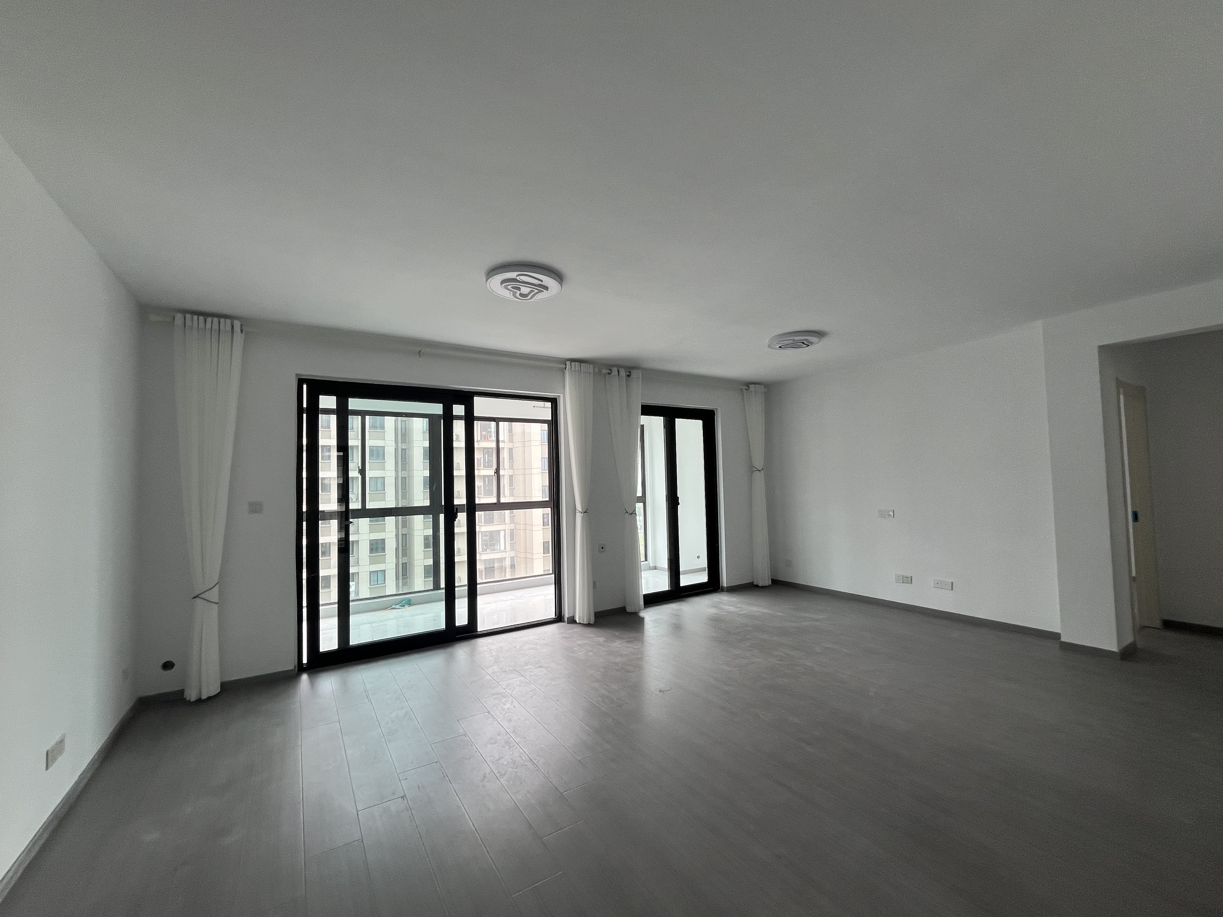 绿地江海图 3室2厅1卫 127.00m²