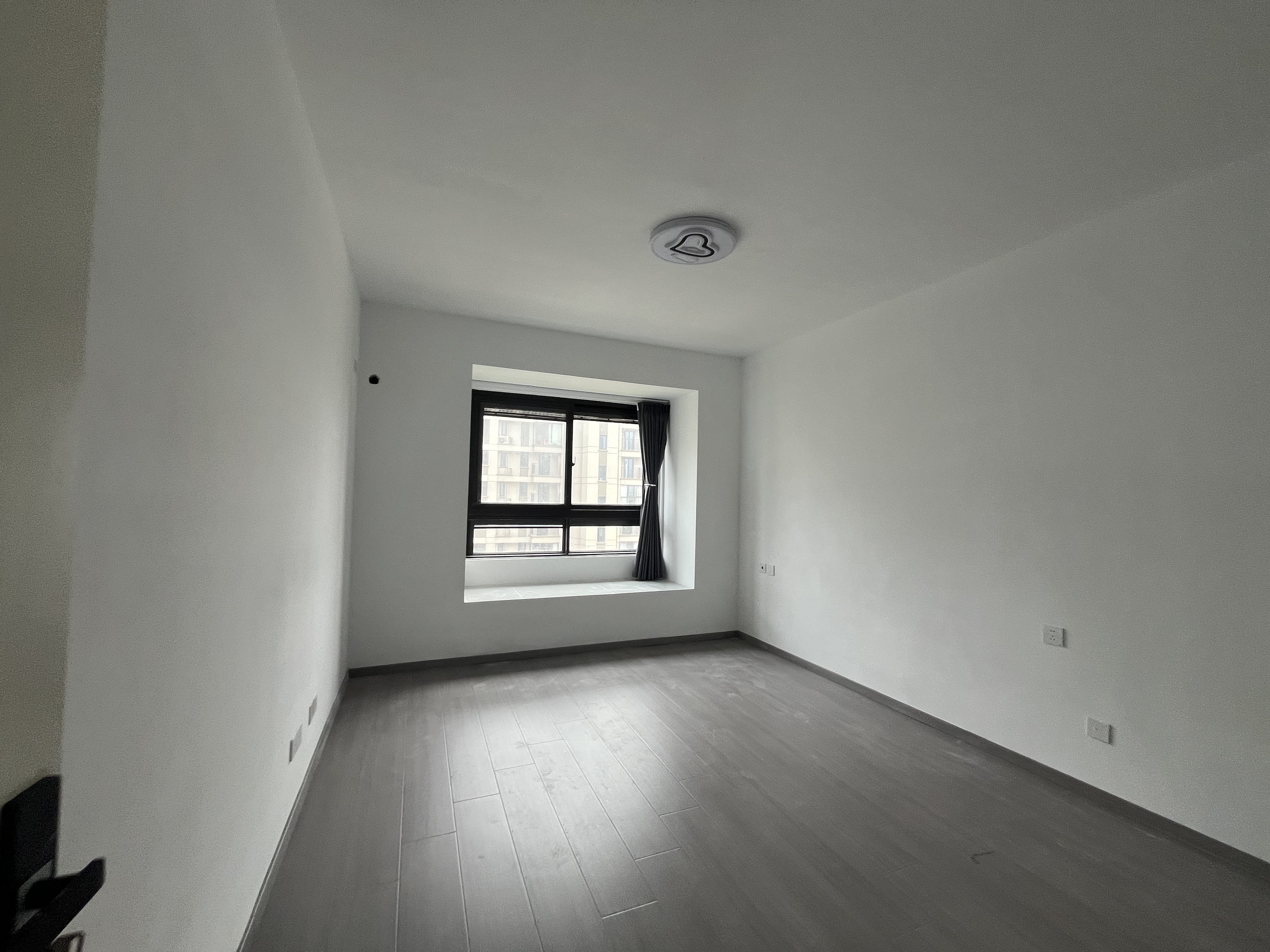 绿地江海图 3室2厅1卫 127m&sup2;