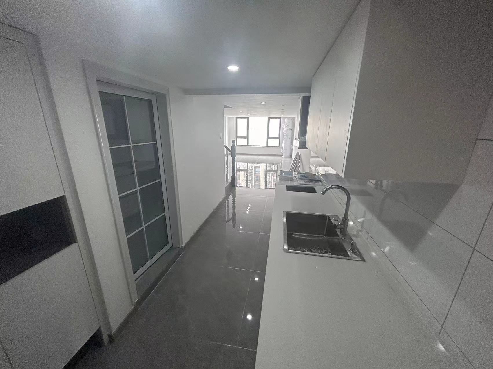 红星天铂 2室1厅1卫 70m&sup2;