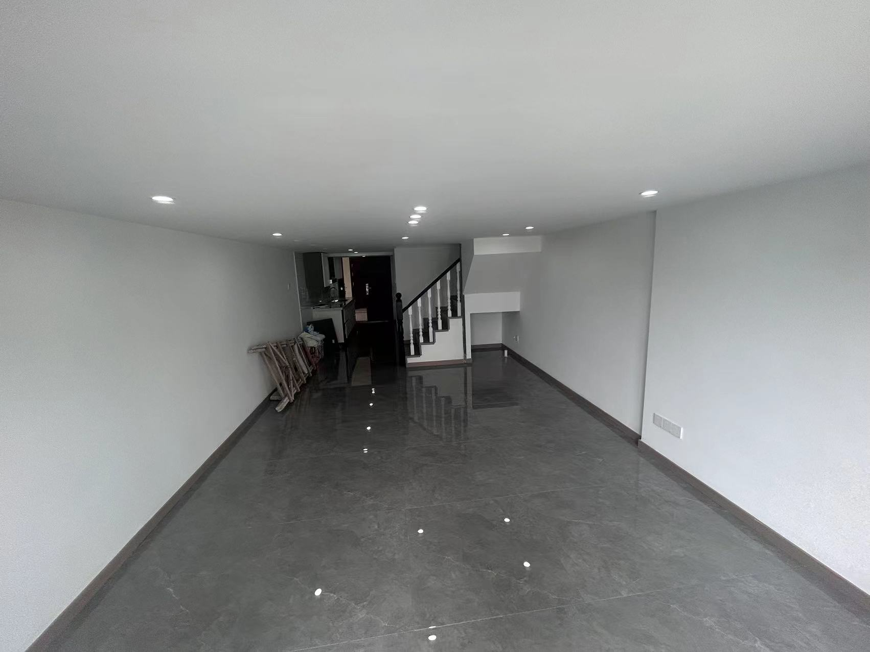红星天铂 2室1厅1卫 70m&sup2;