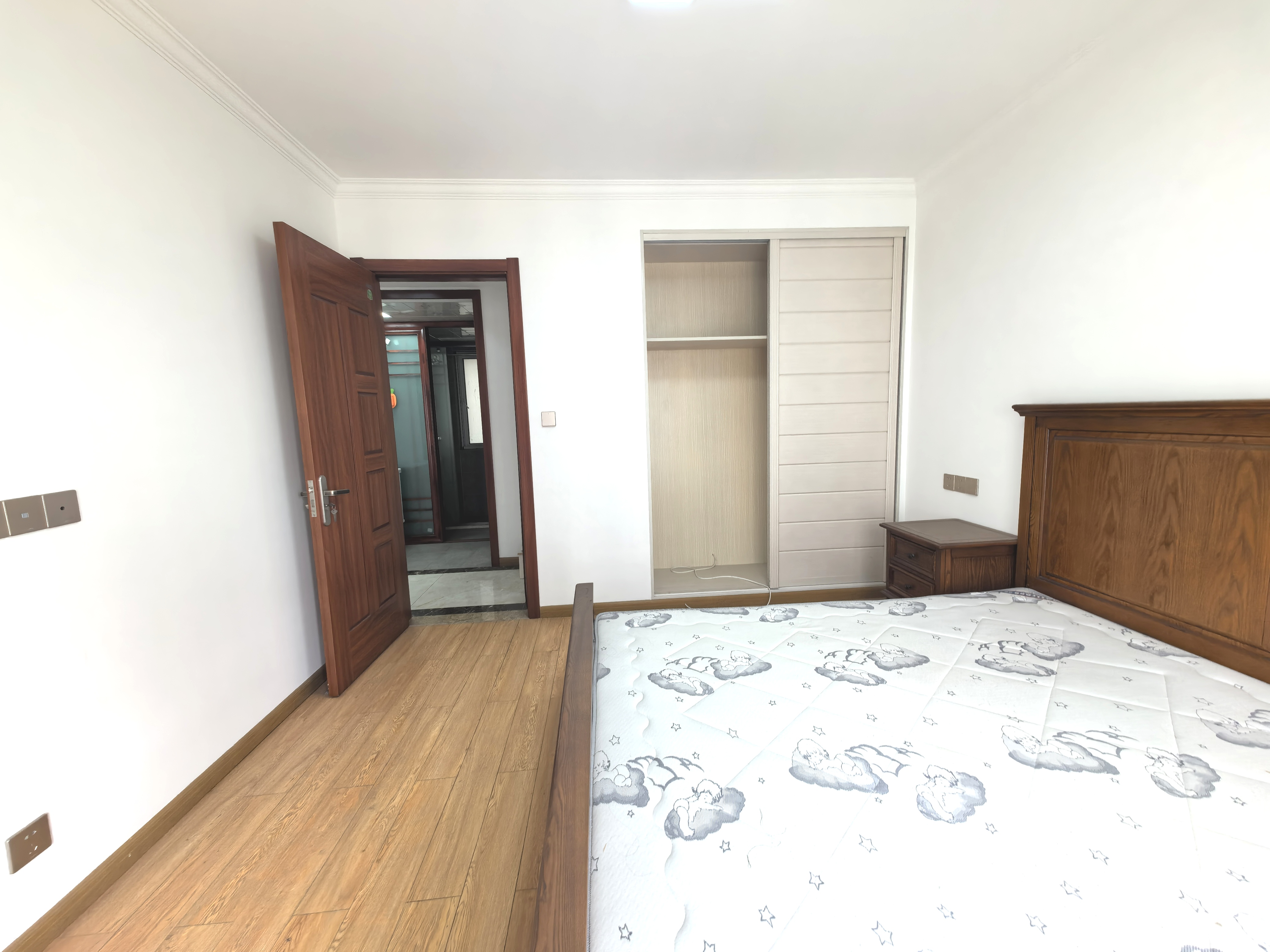 中海碧林湾 3室2厅1卫 95m&sup2;