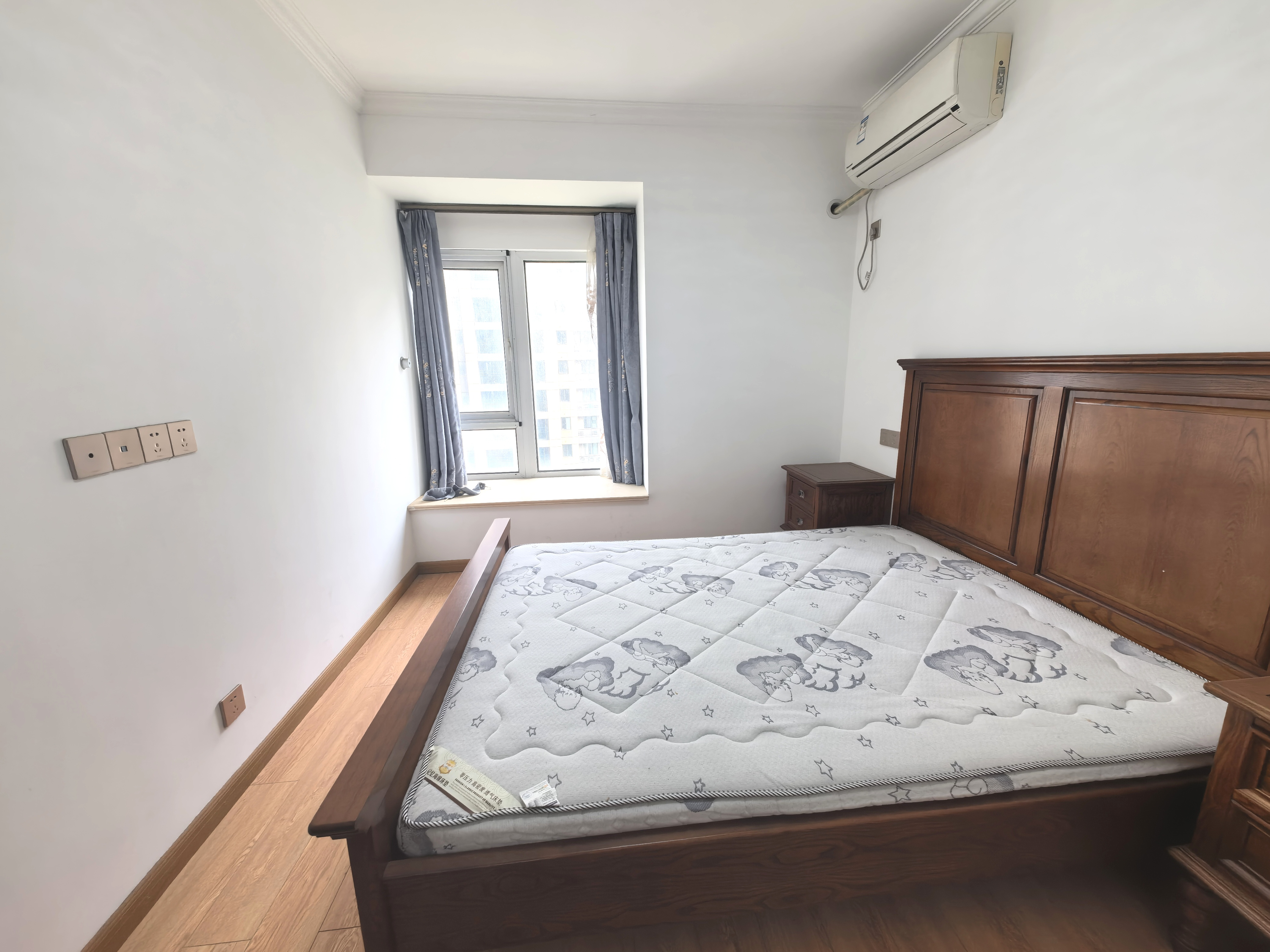 中海碧林湾 3室2厅1卫 95m&sup2;