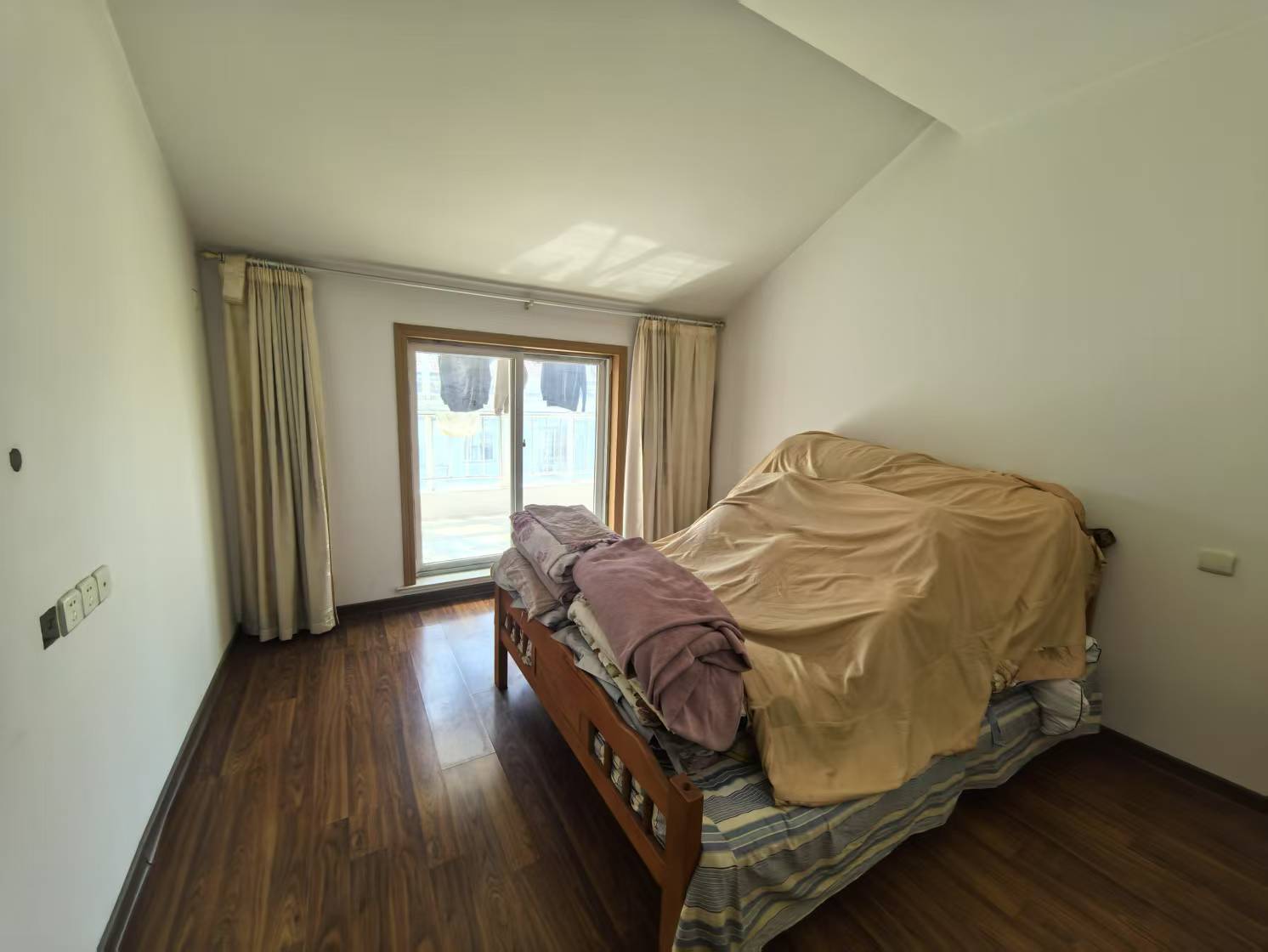 金辉花园 5室2厅2卫 121.94m&sup2;