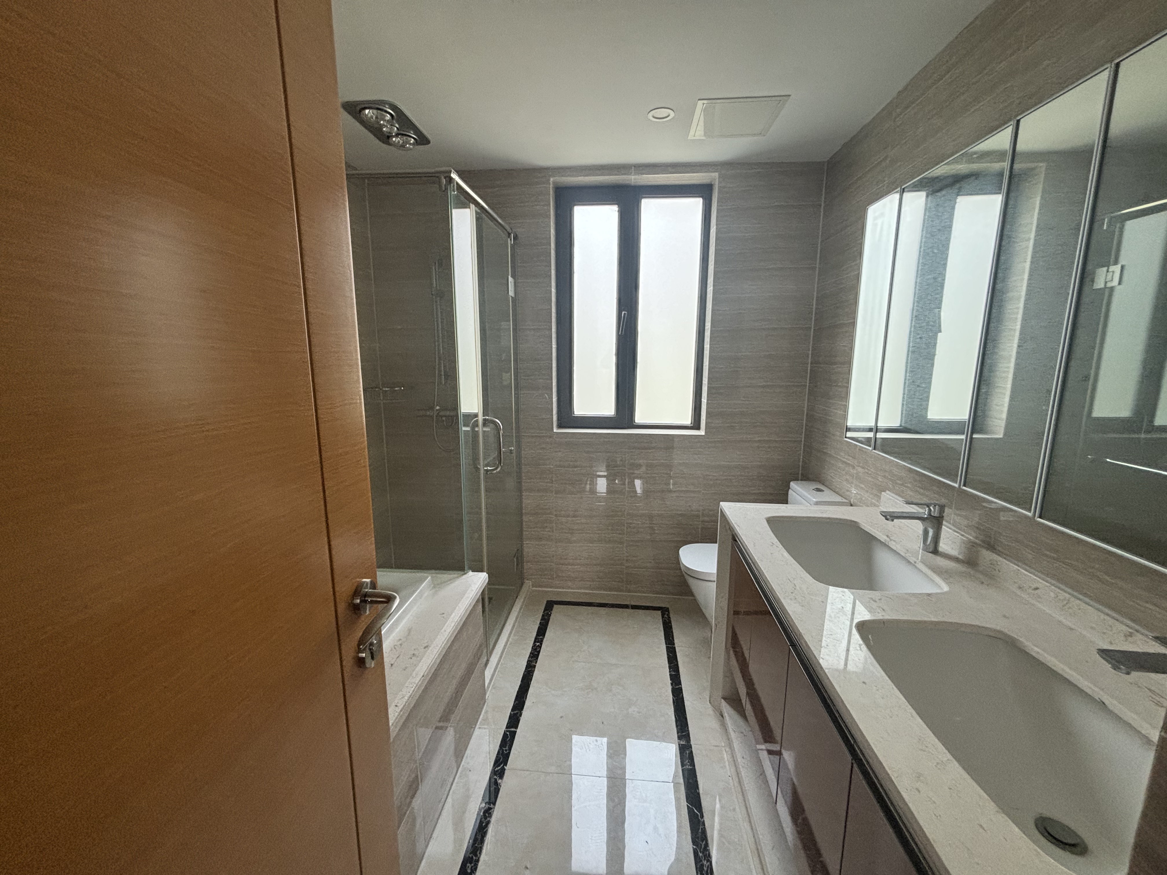 富力院士廷 4室2厅2卫 140.82m&sup2;