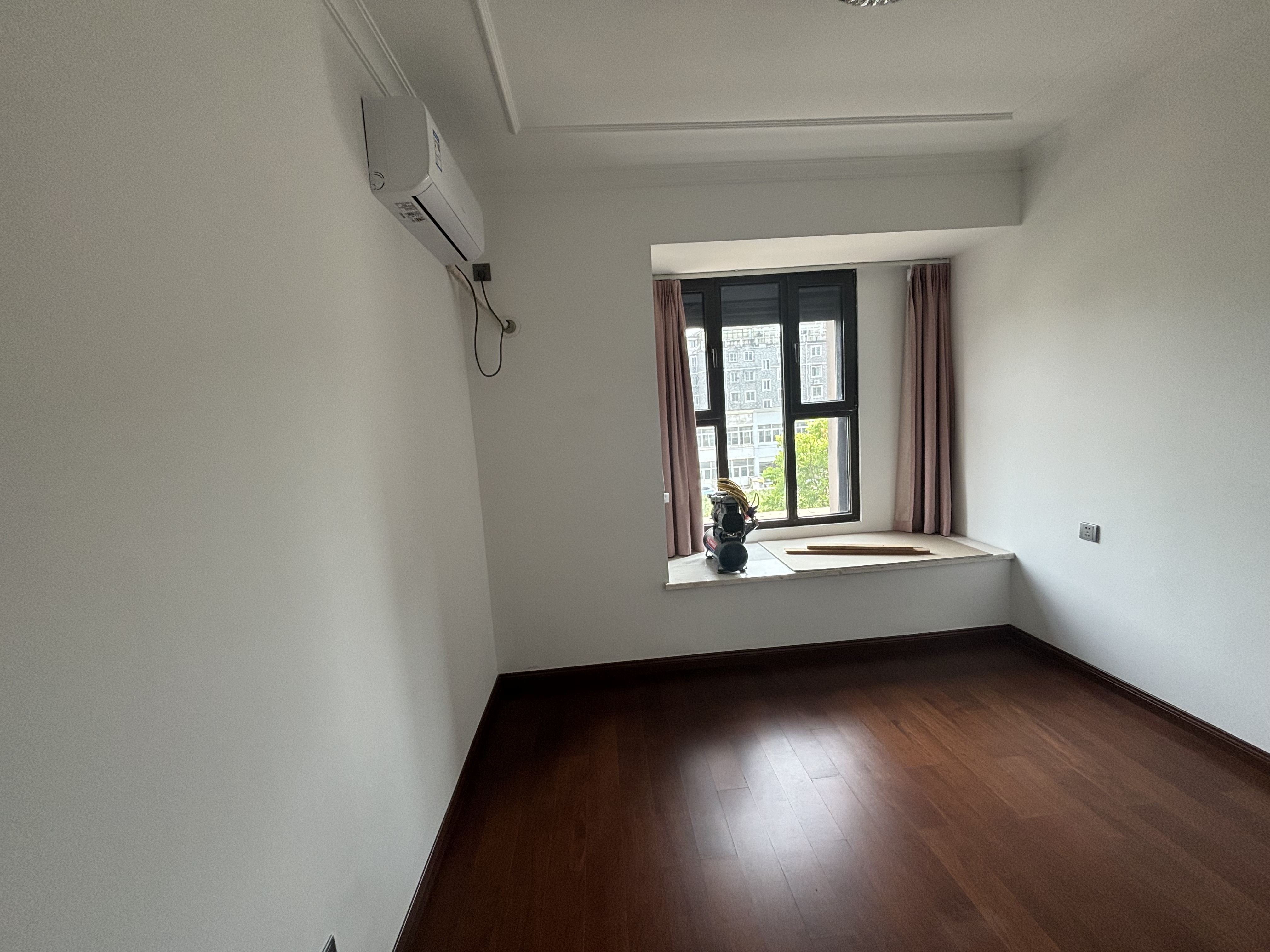 富力院士廷 4室2厅2卫 140.82m&sup2;