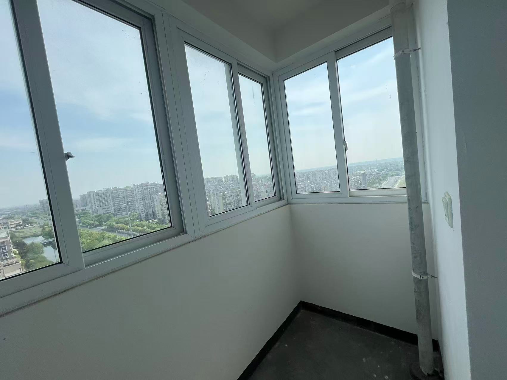 天香苑 3室2厅2卫 140m&sup2;