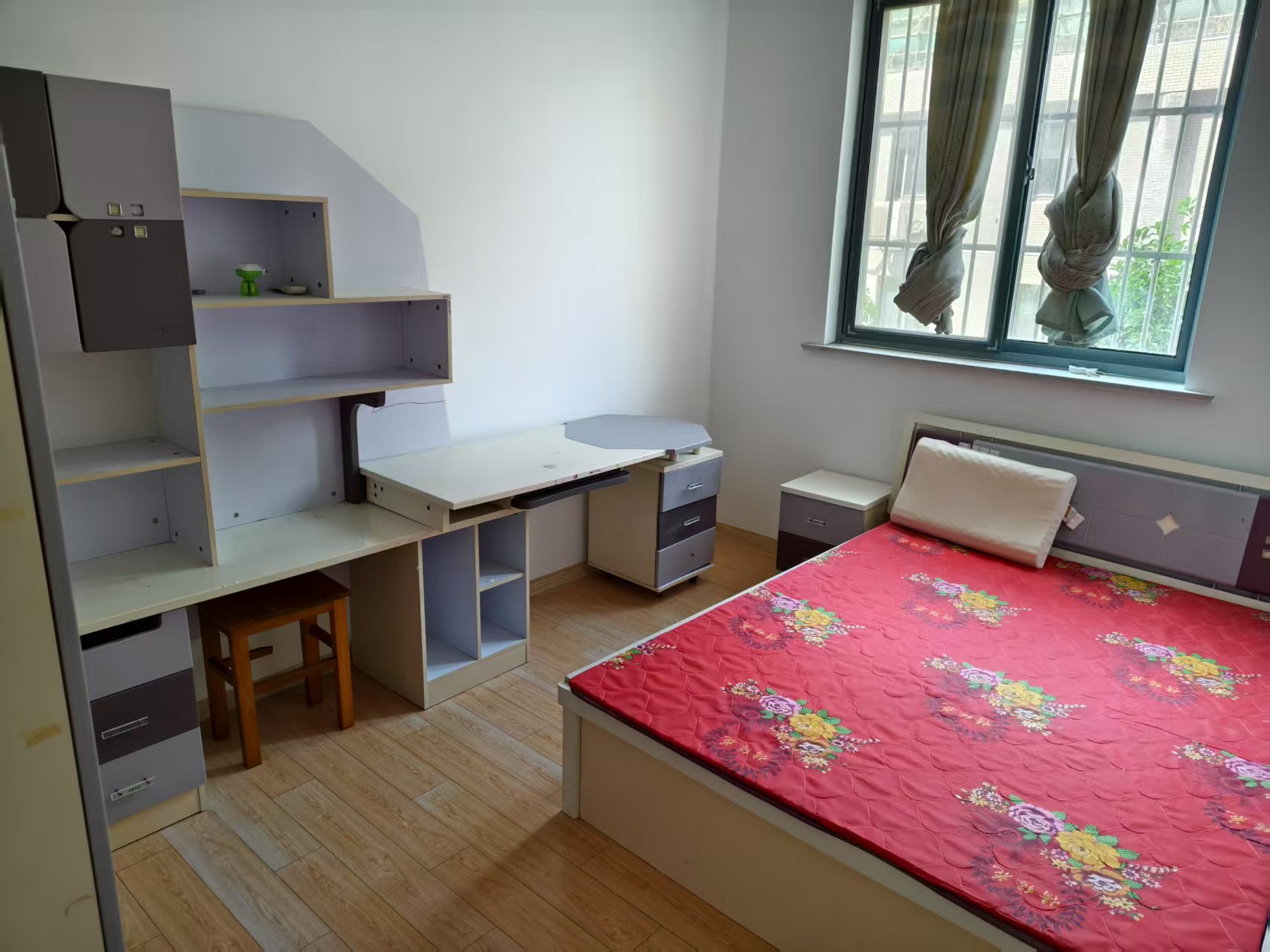新华&middot;城市家园 3室2厅1卫 143m&sup2;