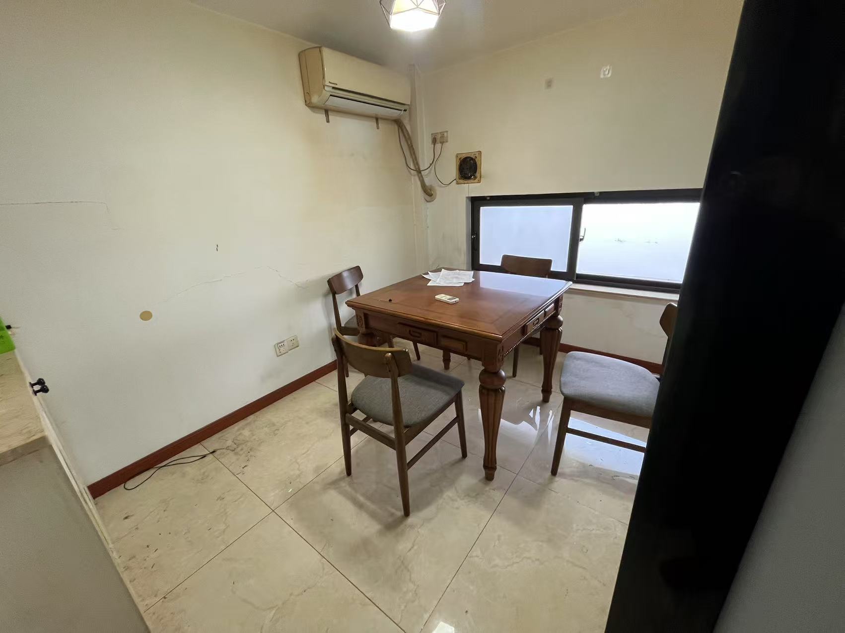 外滩花苑 4室2厅2卫 140m&sup2;