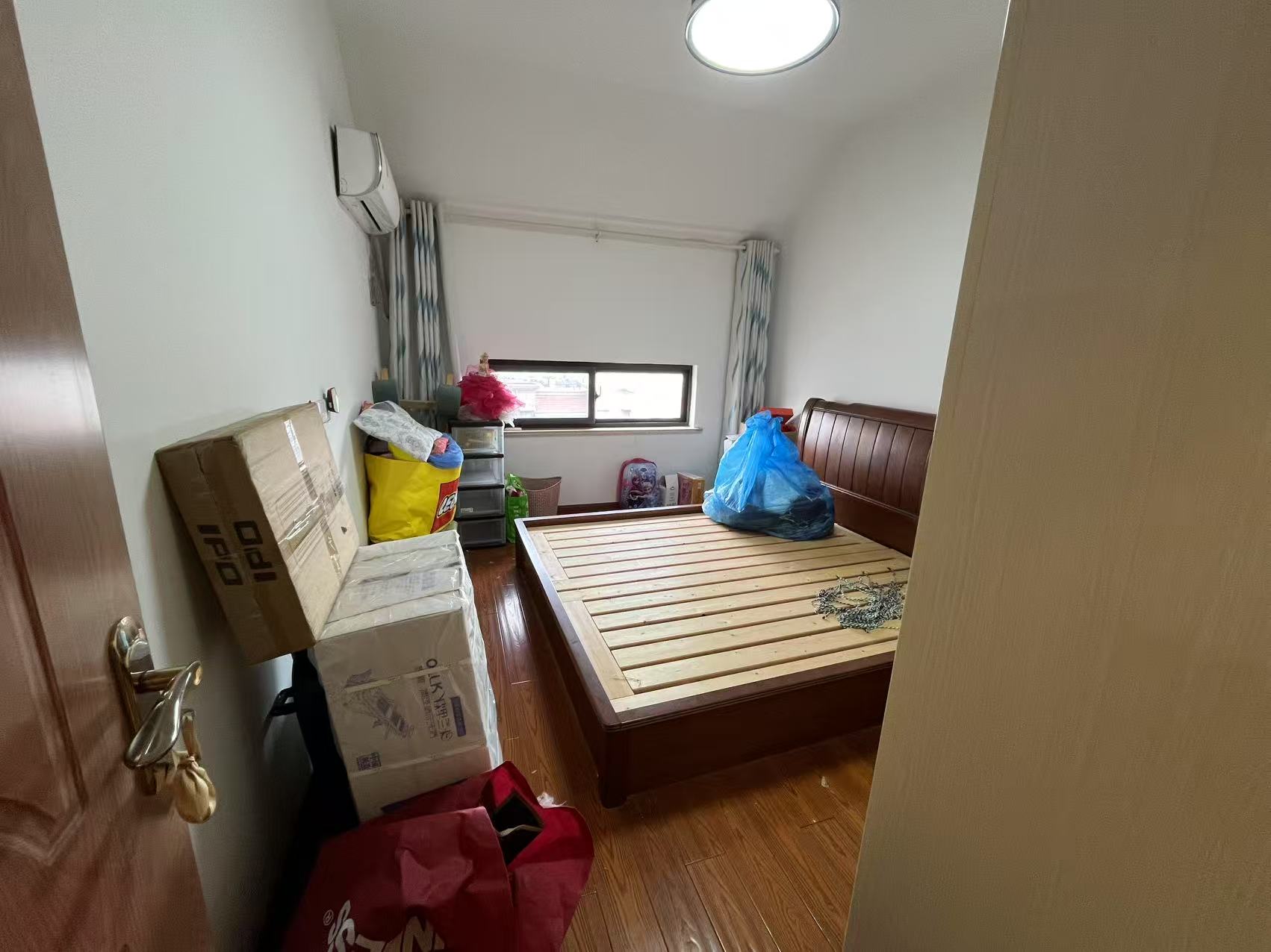 外滩花苑 4室2厅2卫 140m&sup2;