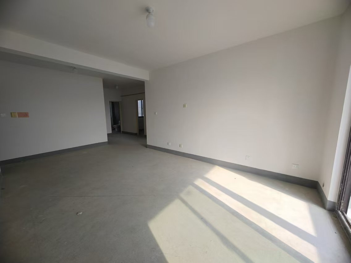 同和嘉苑东区 3室2厅1卫 121.00m&sup2;