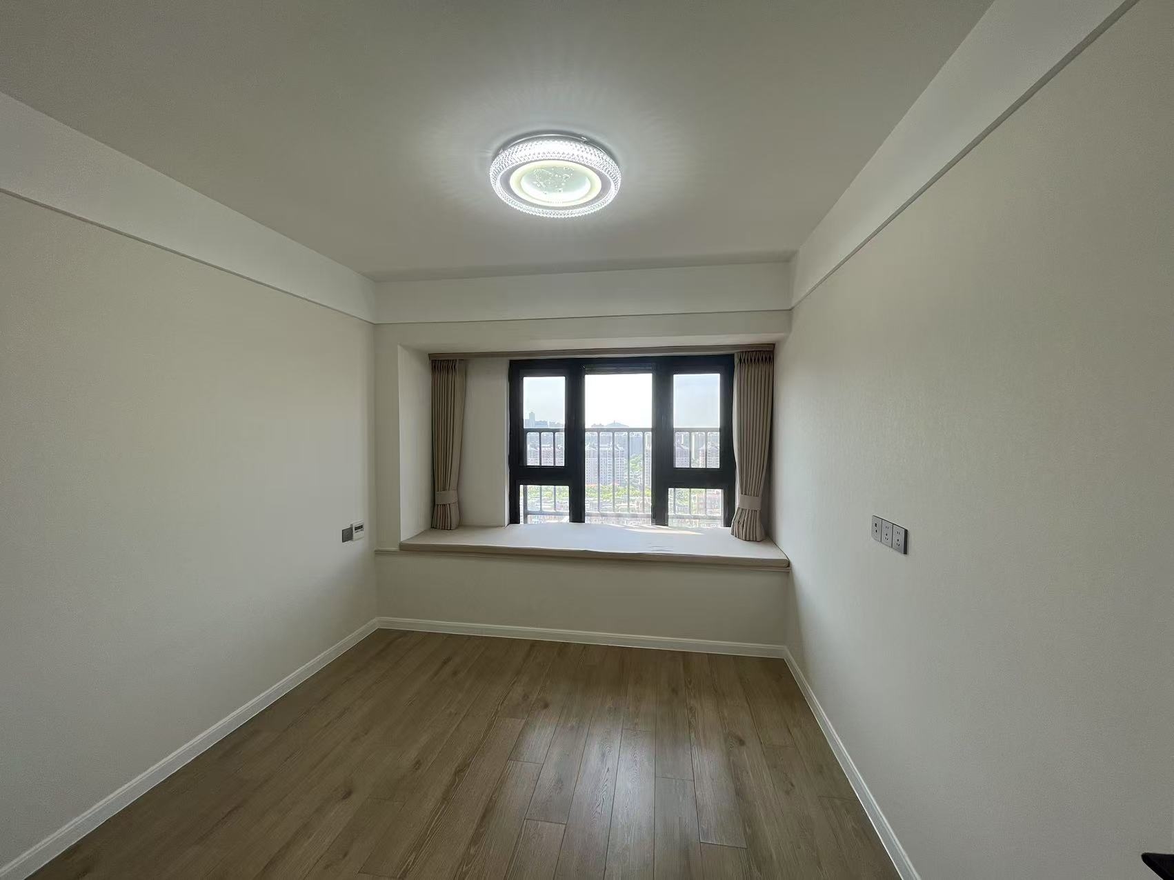 悦达悦海名邸 4室2厅2卫 126m&sup2;