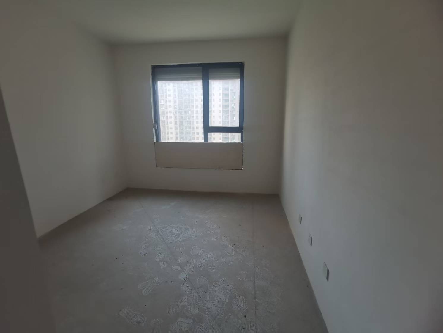 中港翡翠城 3室2厅2卫 106.97m&sup2;