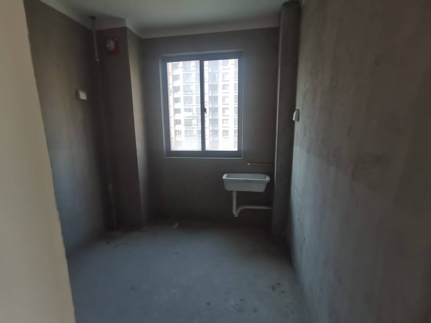 中港翡翠城 3室2厅2卫 106.97m&sup2;