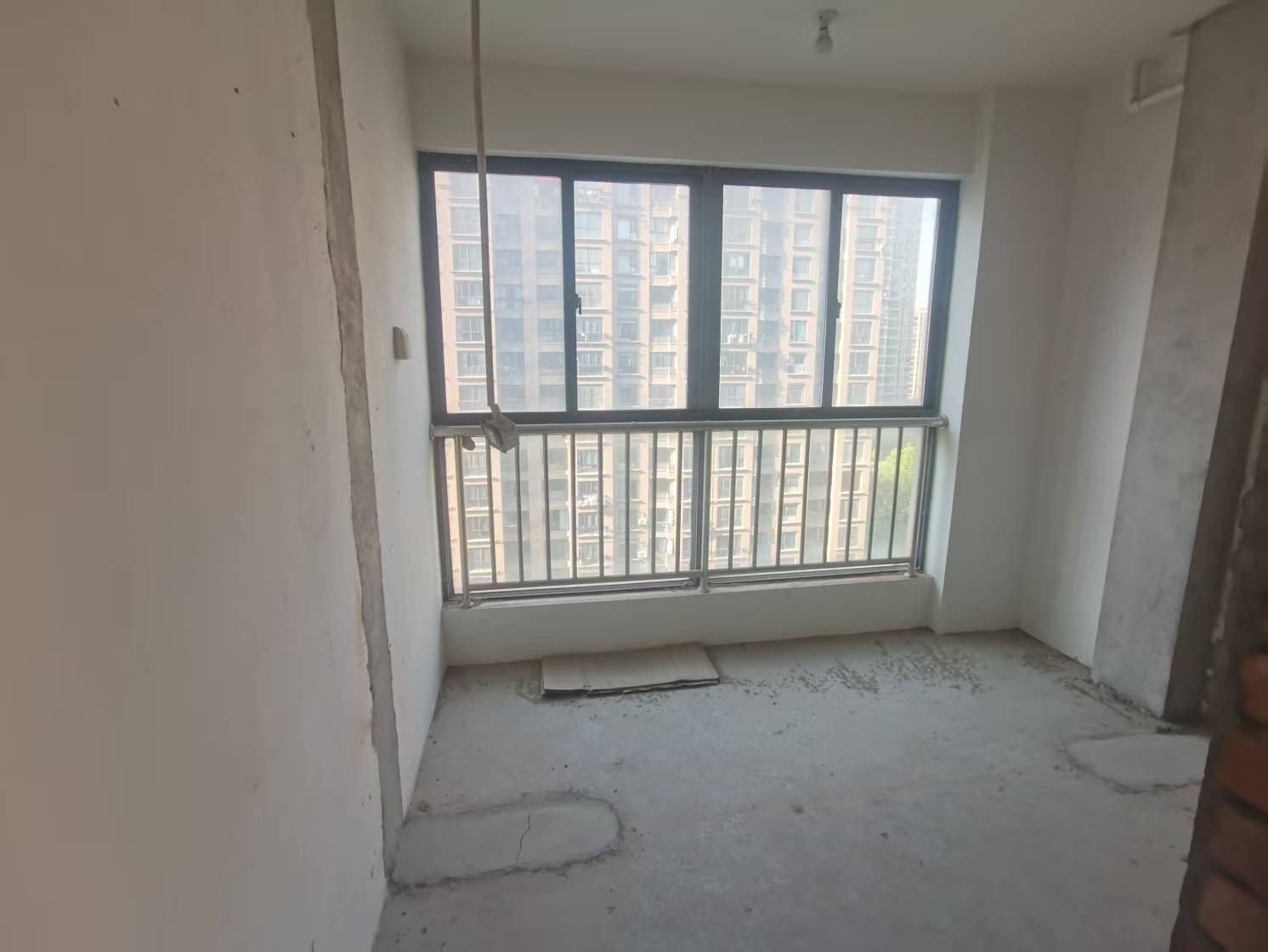中港翡翠城 3室2厅2卫 106.97m&sup2;