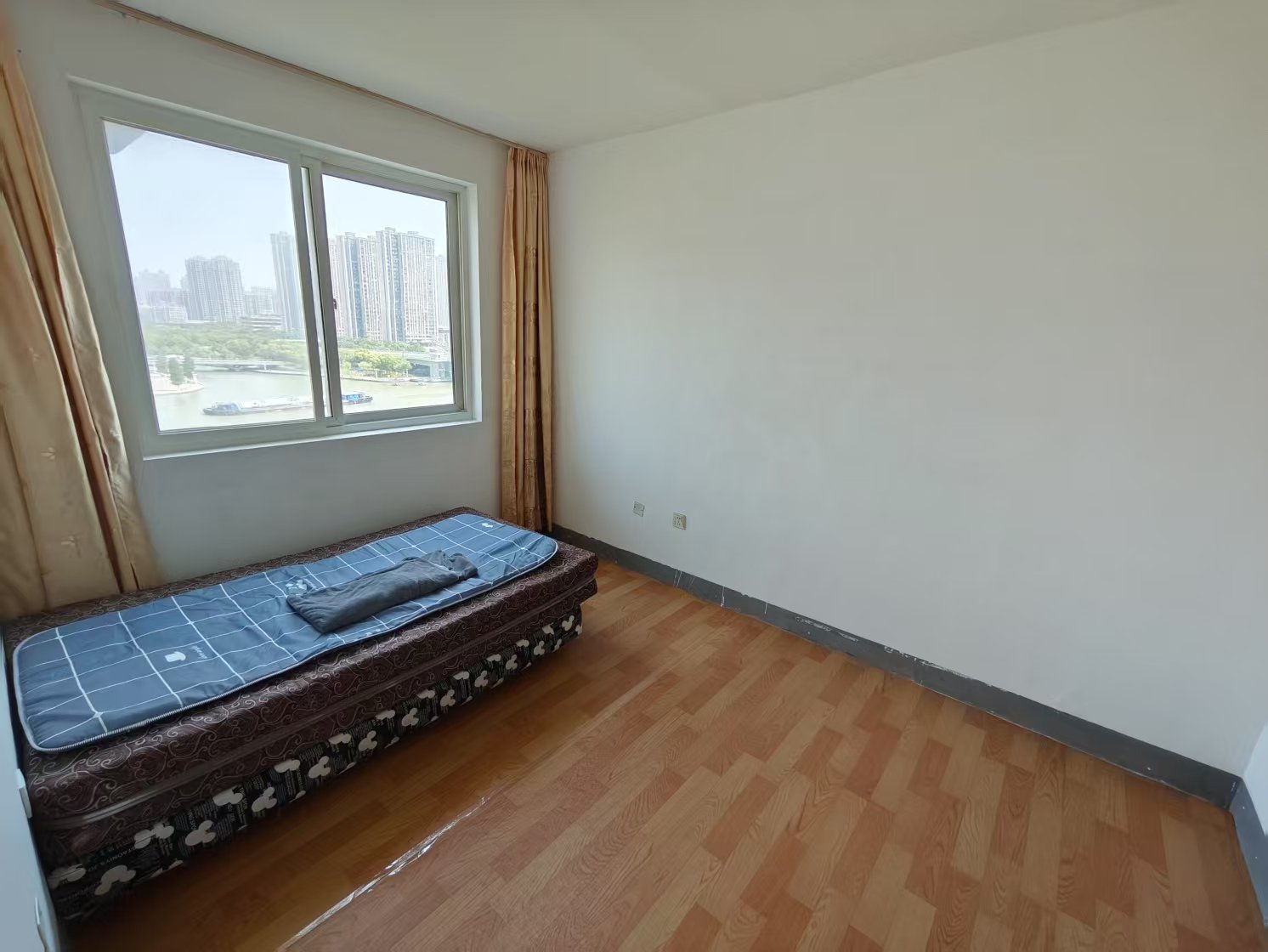 城北家园 3室2厅1卫 133.00m&sup2;