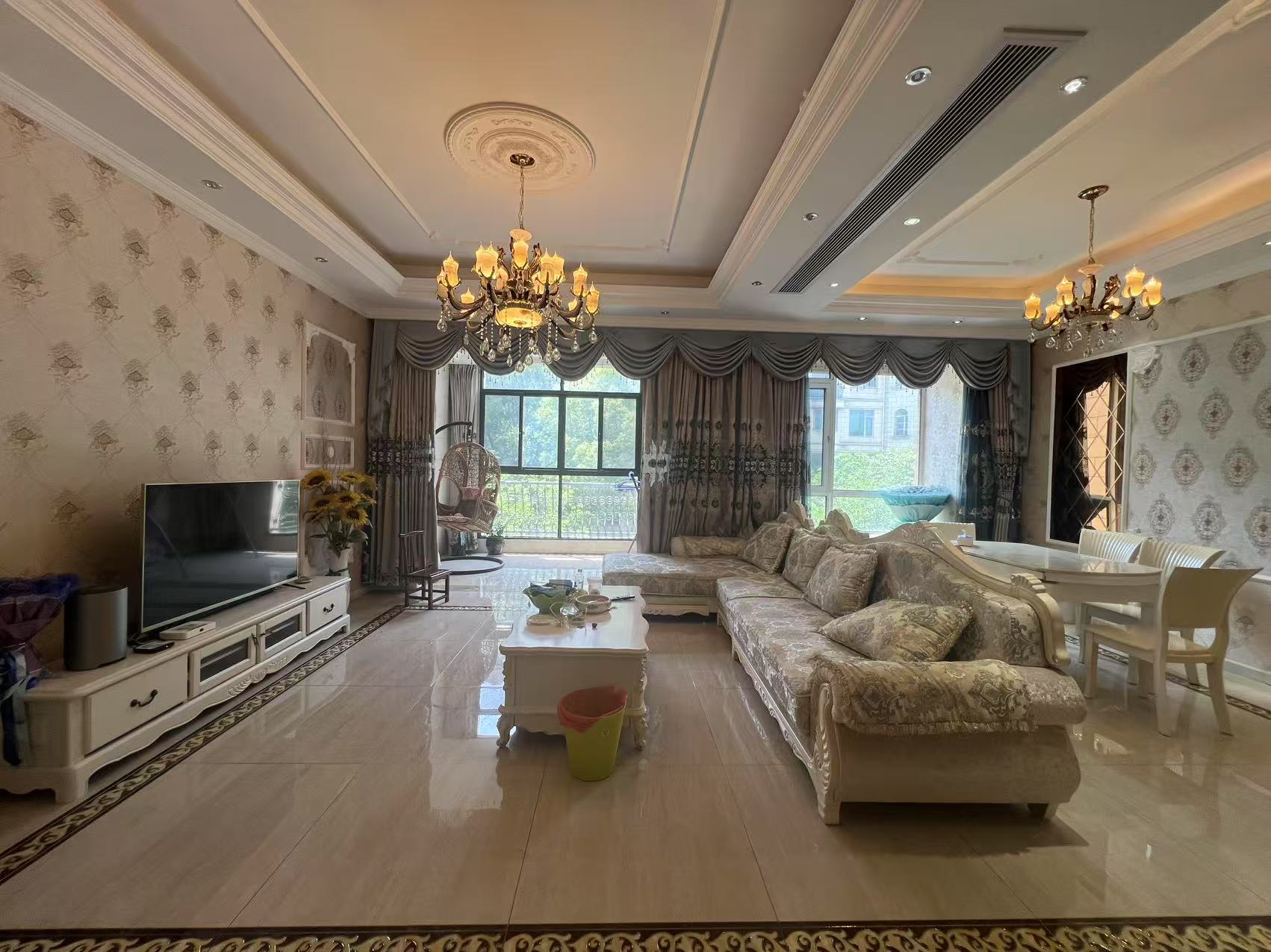 军山花园 4室2厅3卫 180.95m&sup2;