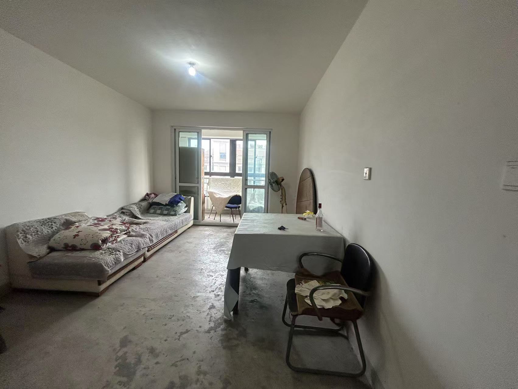 外滩花苑 3室2厅1卫 151.39m²