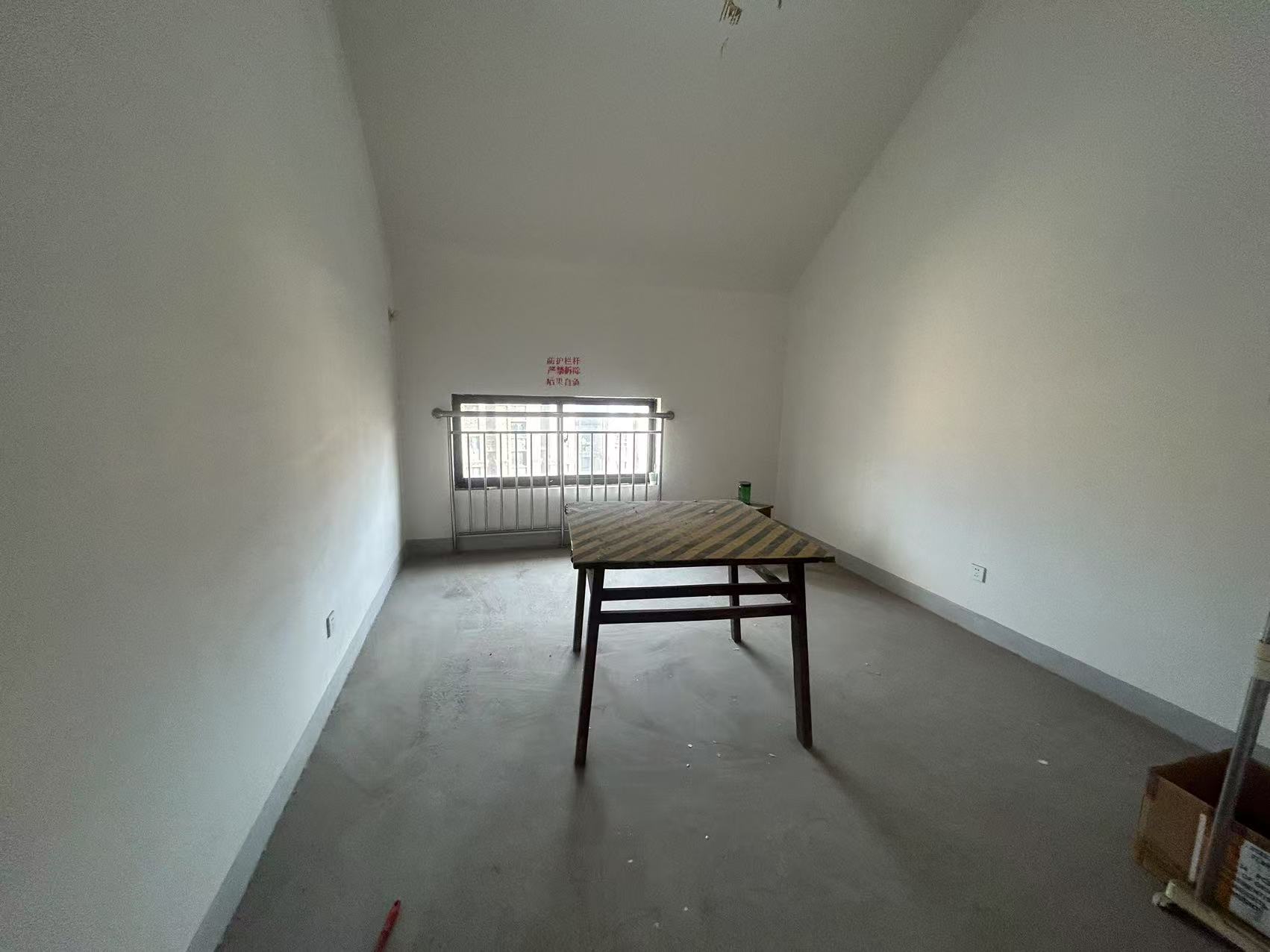 外滩花苑 3室2厅1卫 151.39m&sup2;