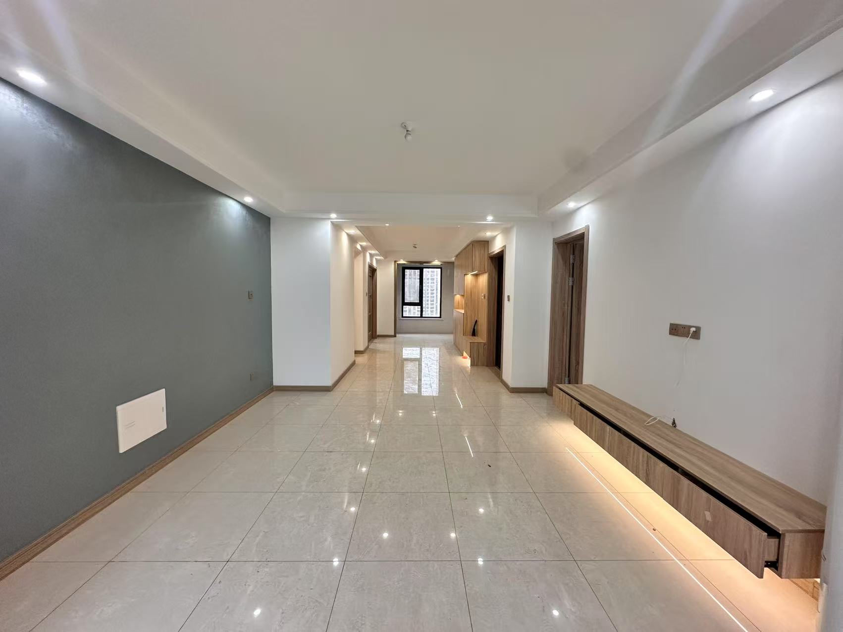 世茂九龙庭 4室2厅2卫 128m²