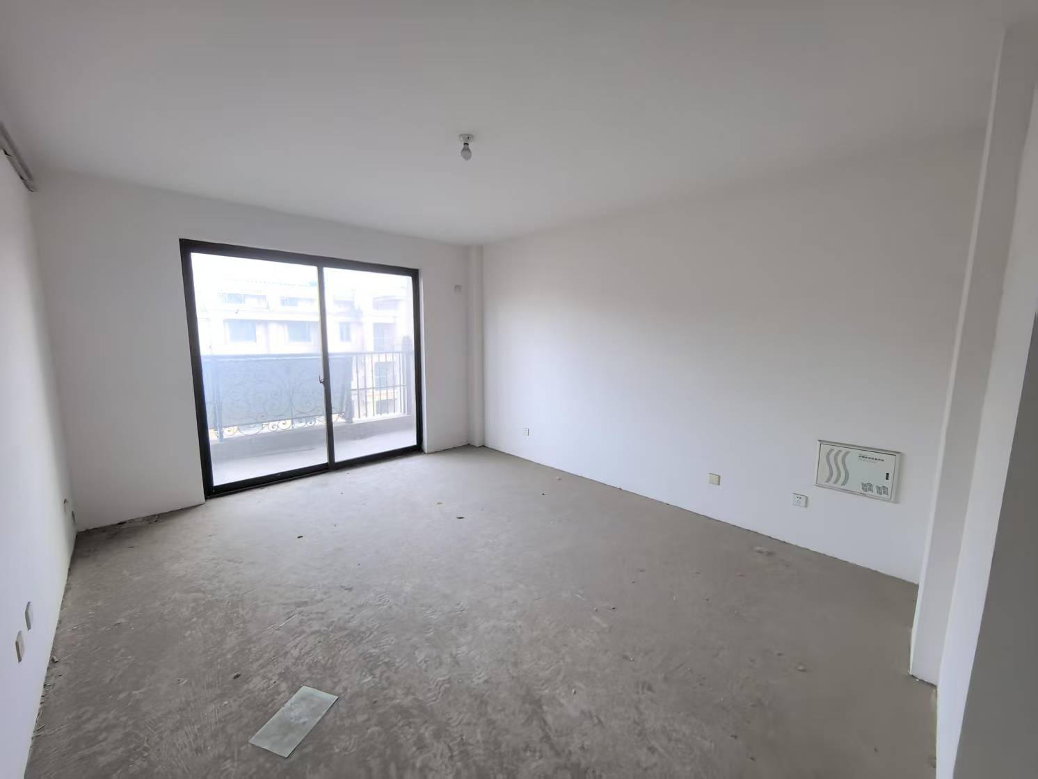 城市嘉苑 4室2厅3卫 200.15m²