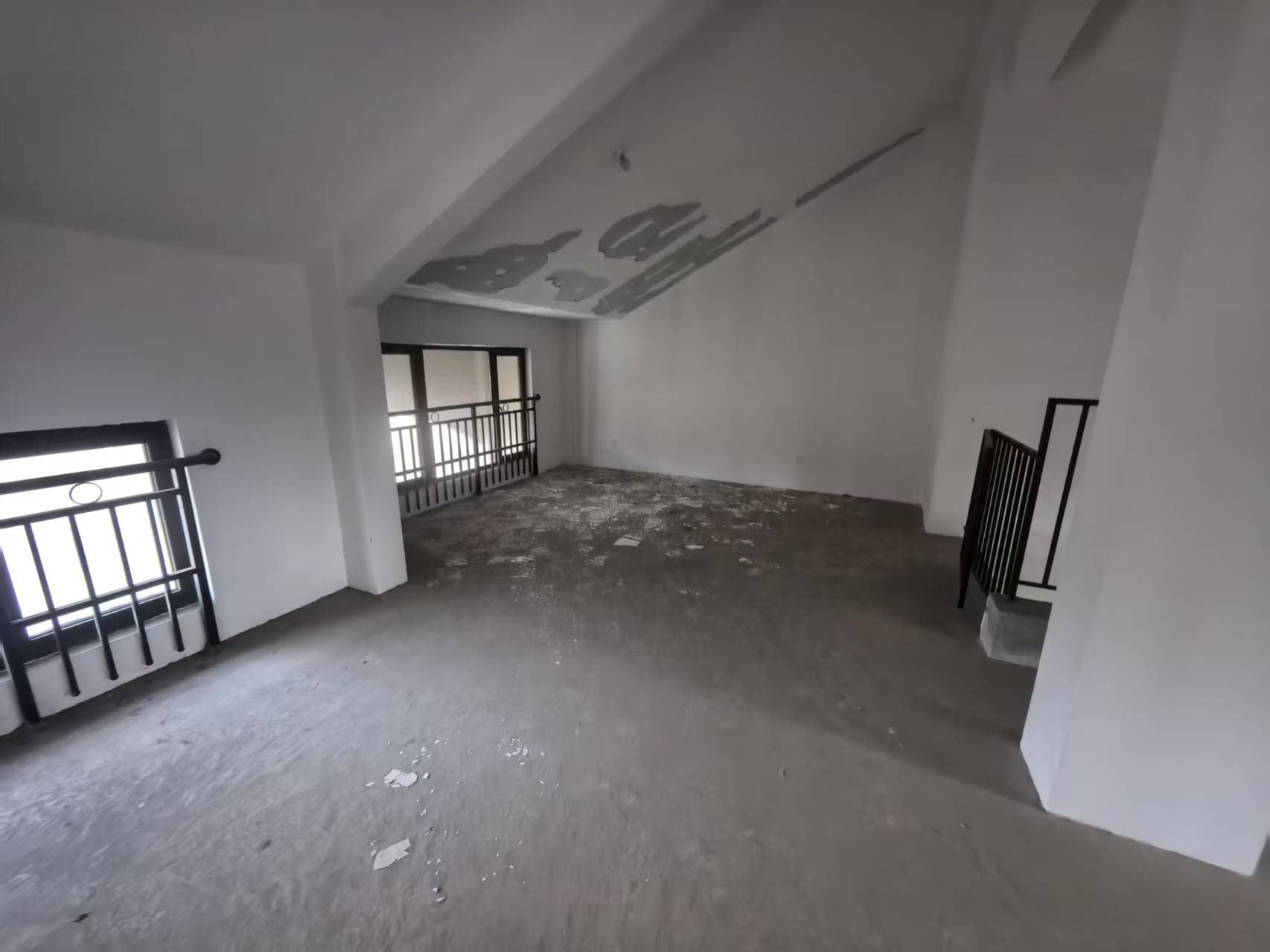 城市嘉苑 4室2厅3卫 200.15m&sup2;