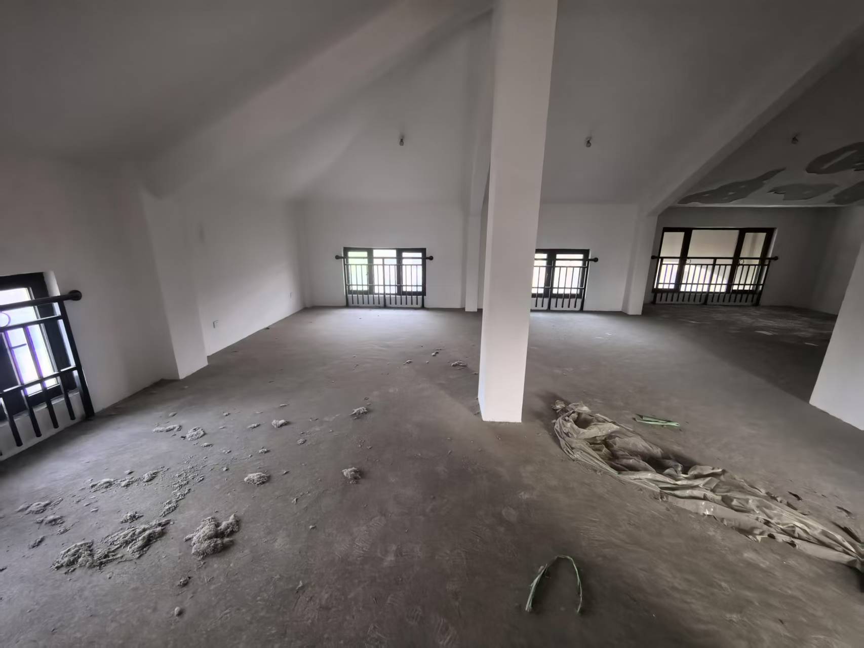 城市嘉苑 4室2厅3卫 200.15m&sup2;