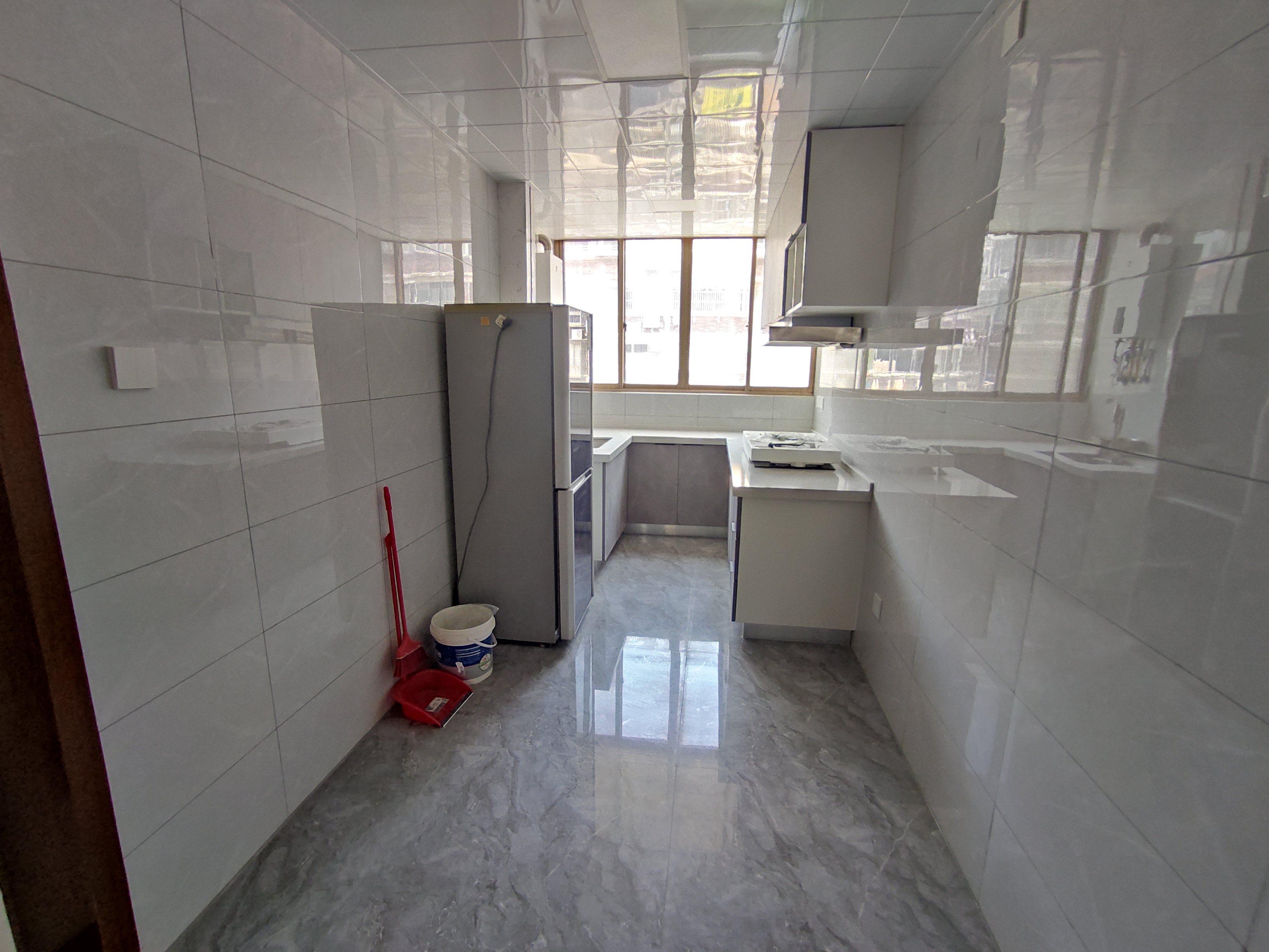 天都花苑 2室2厅1卫 102.8m&sup2;
