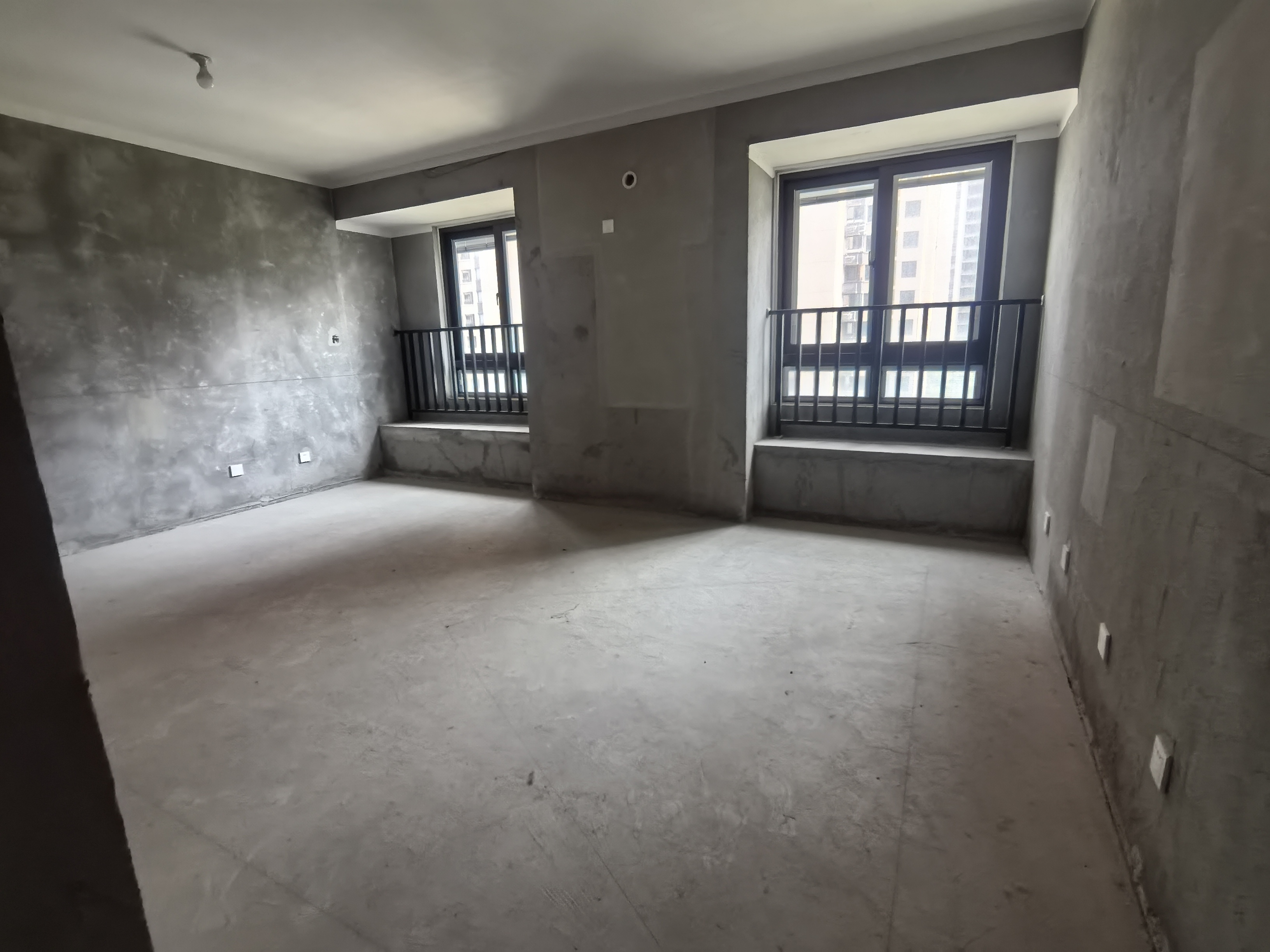 保利香槟国际 3室2厅1卫 101m&sup2;