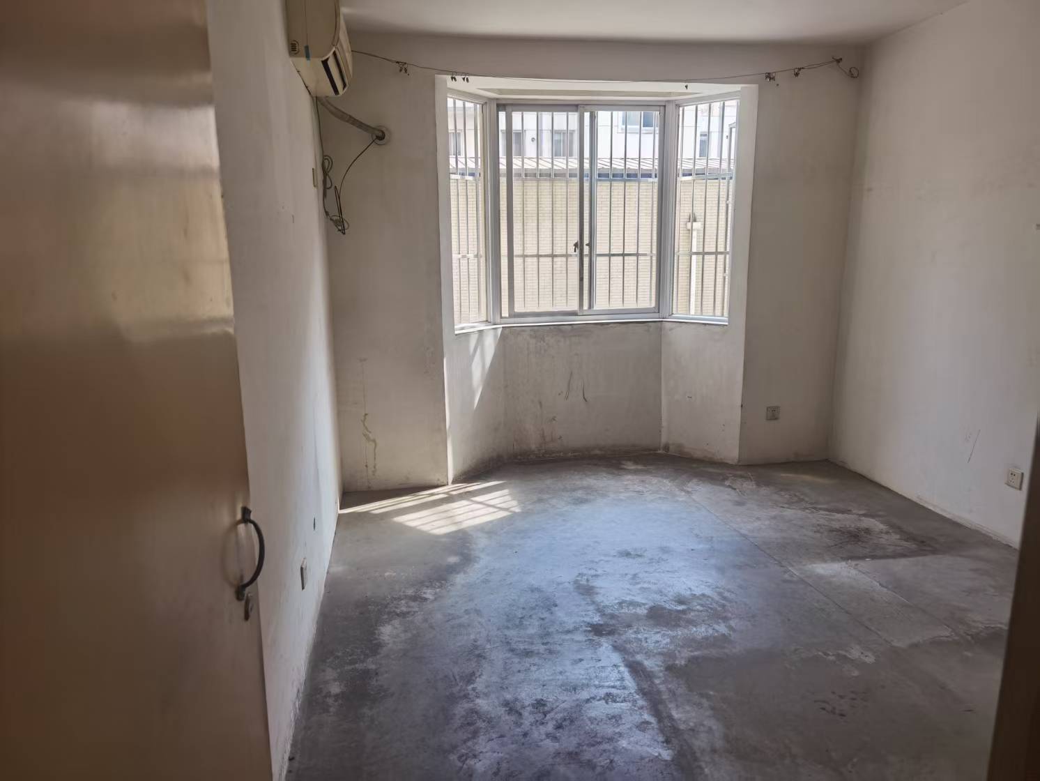 新开中苑 2室2厅1卫 75m&sup2;