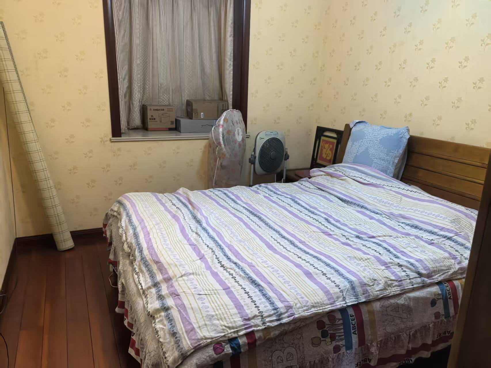 东晖花园 4室2厅1卫 140m&sup2;