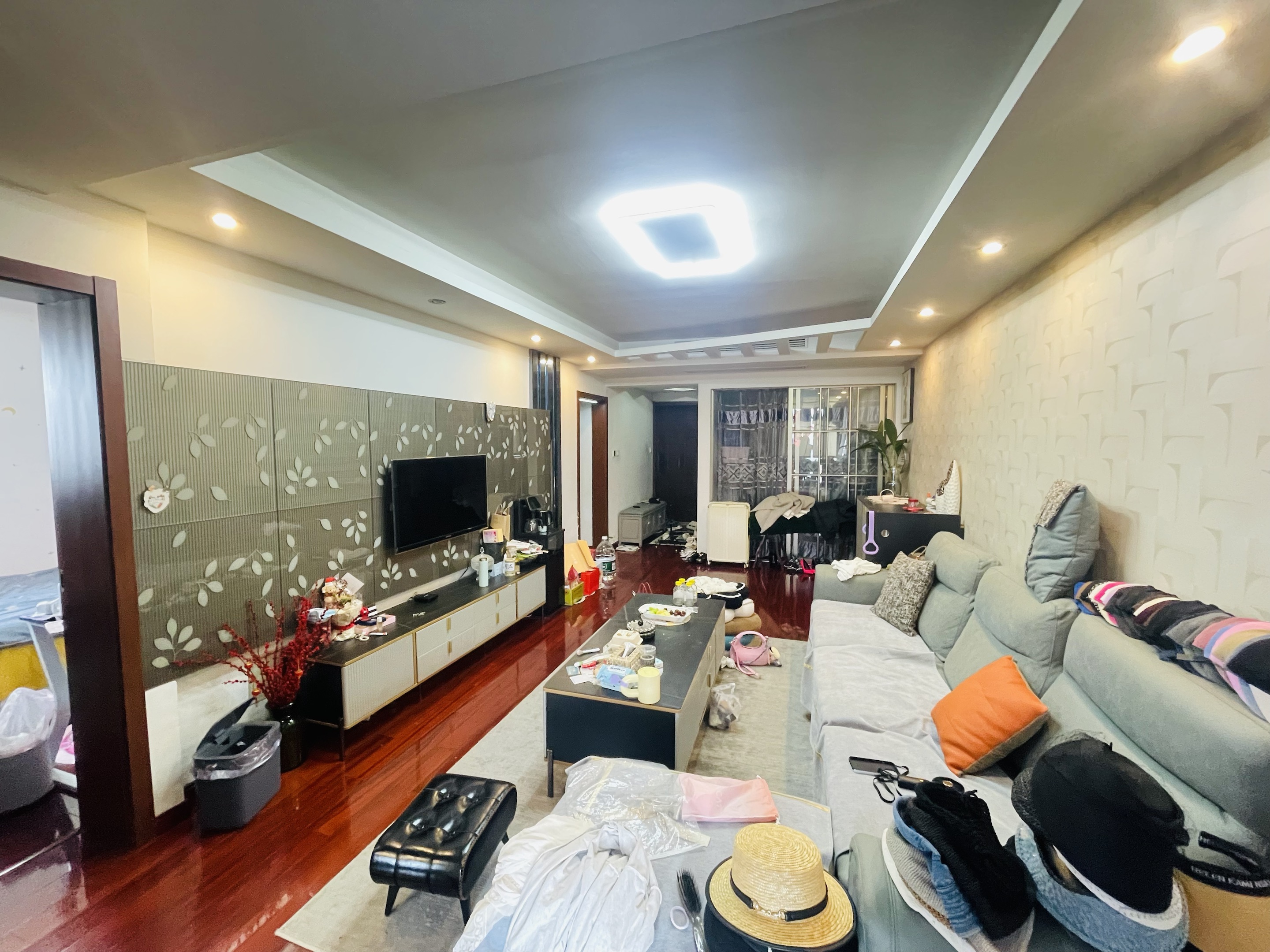 万通城 3室2厅1卫 93m²