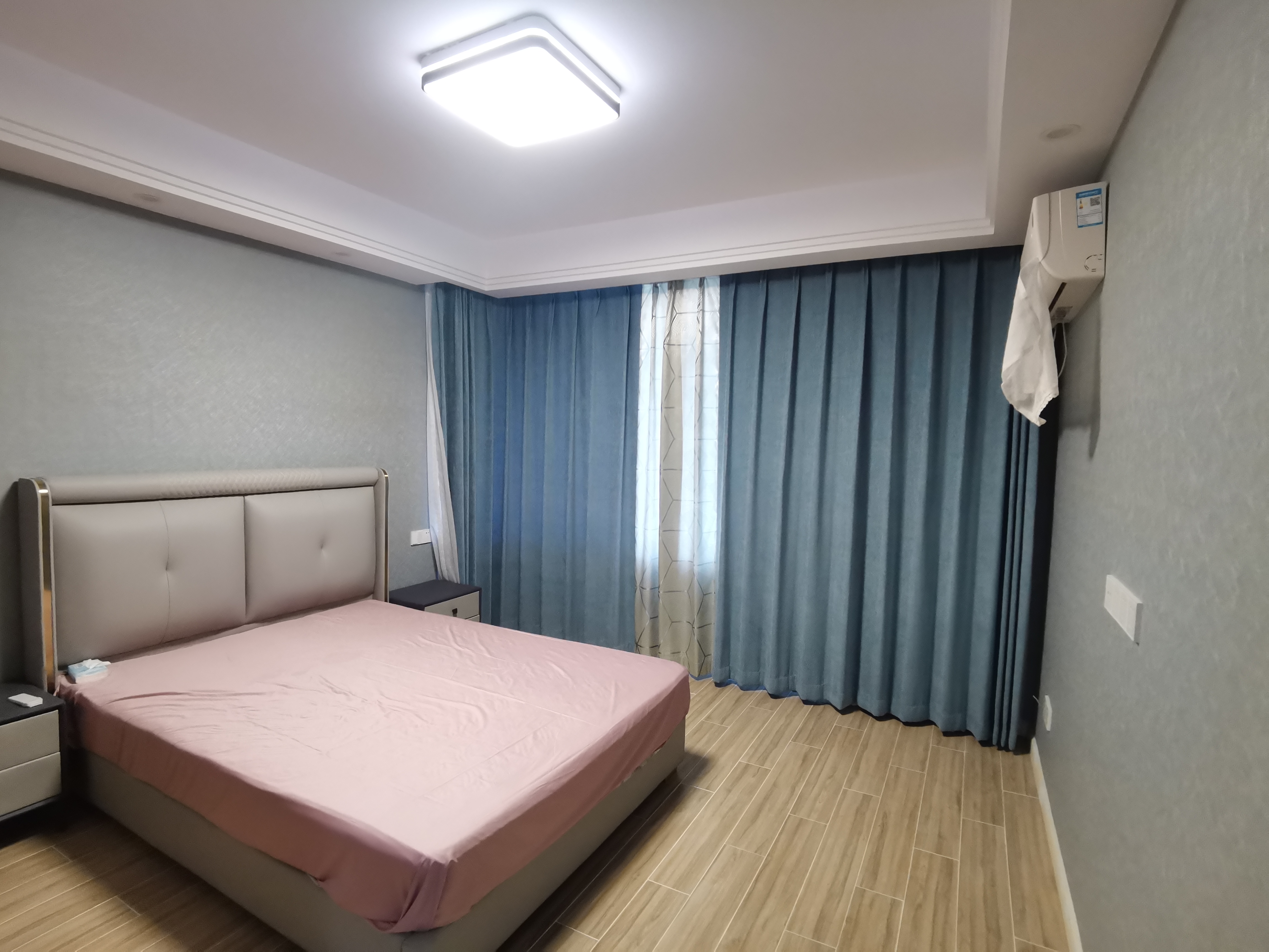 湖畔天下 3室2厅2卫 131m&sup2;