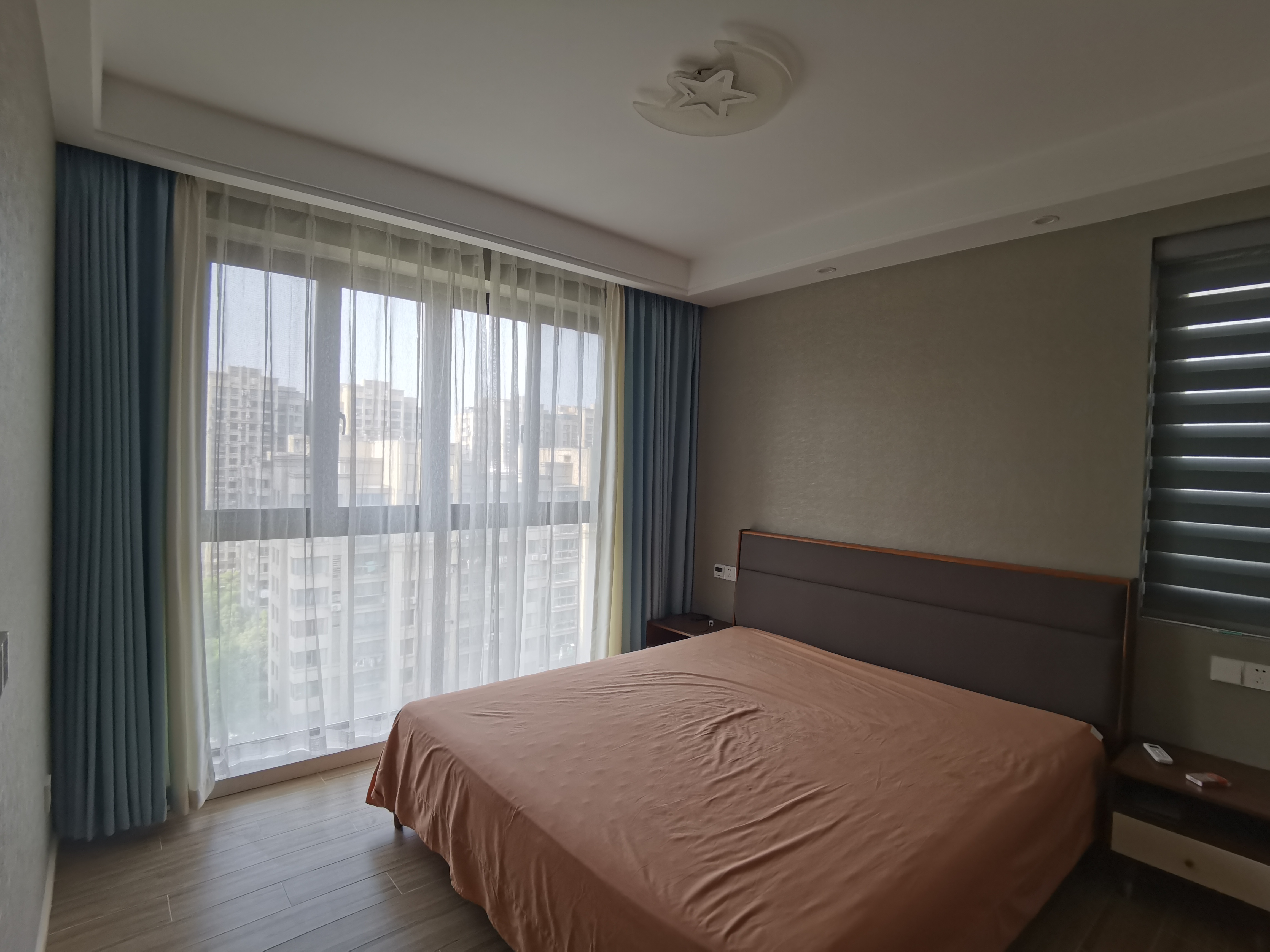 湖畔天下 3室2厅2卫 131m&sup2;
