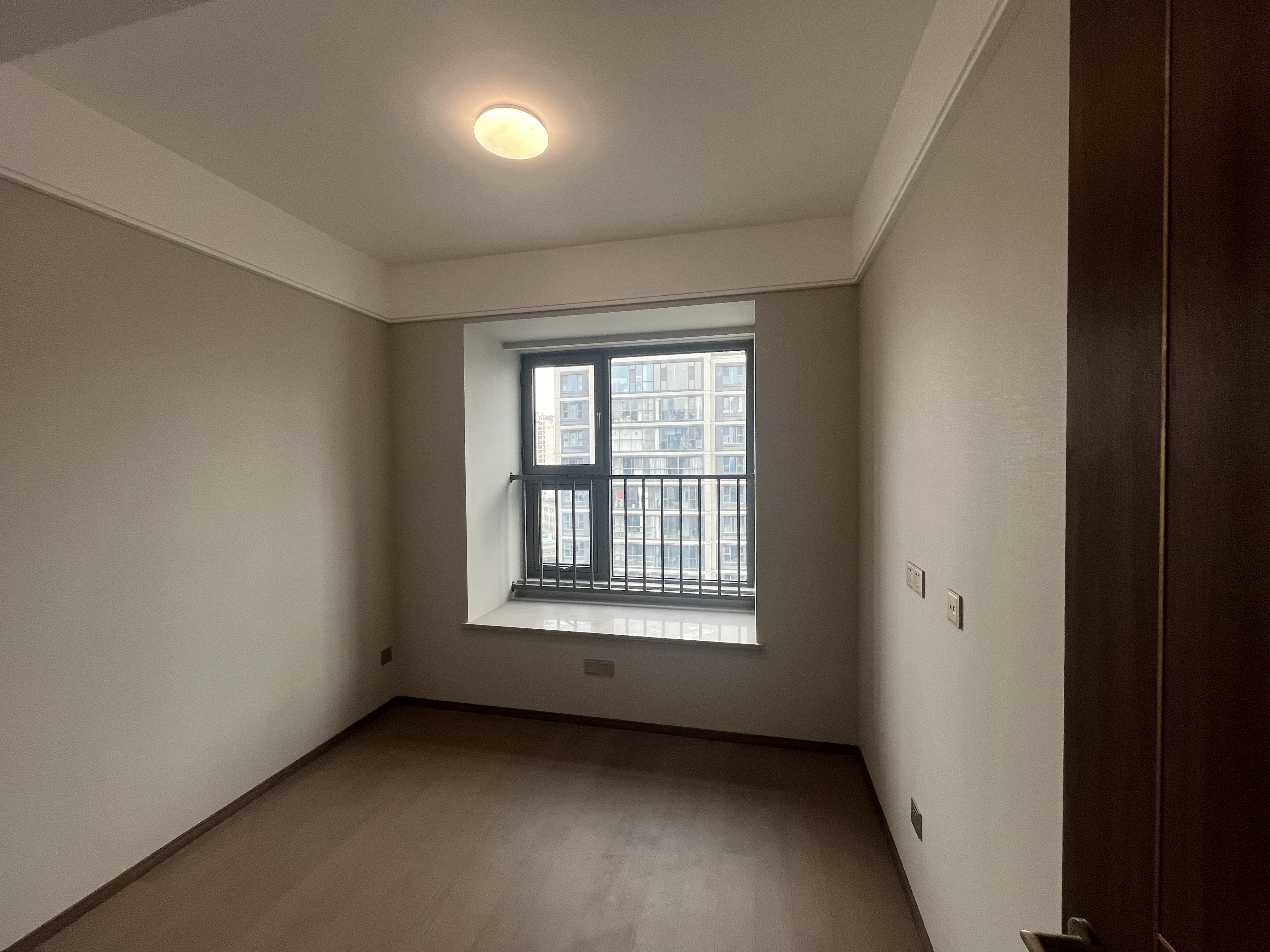 长泰滨河国际 4室2厅2卫 142.36m&sup2;
