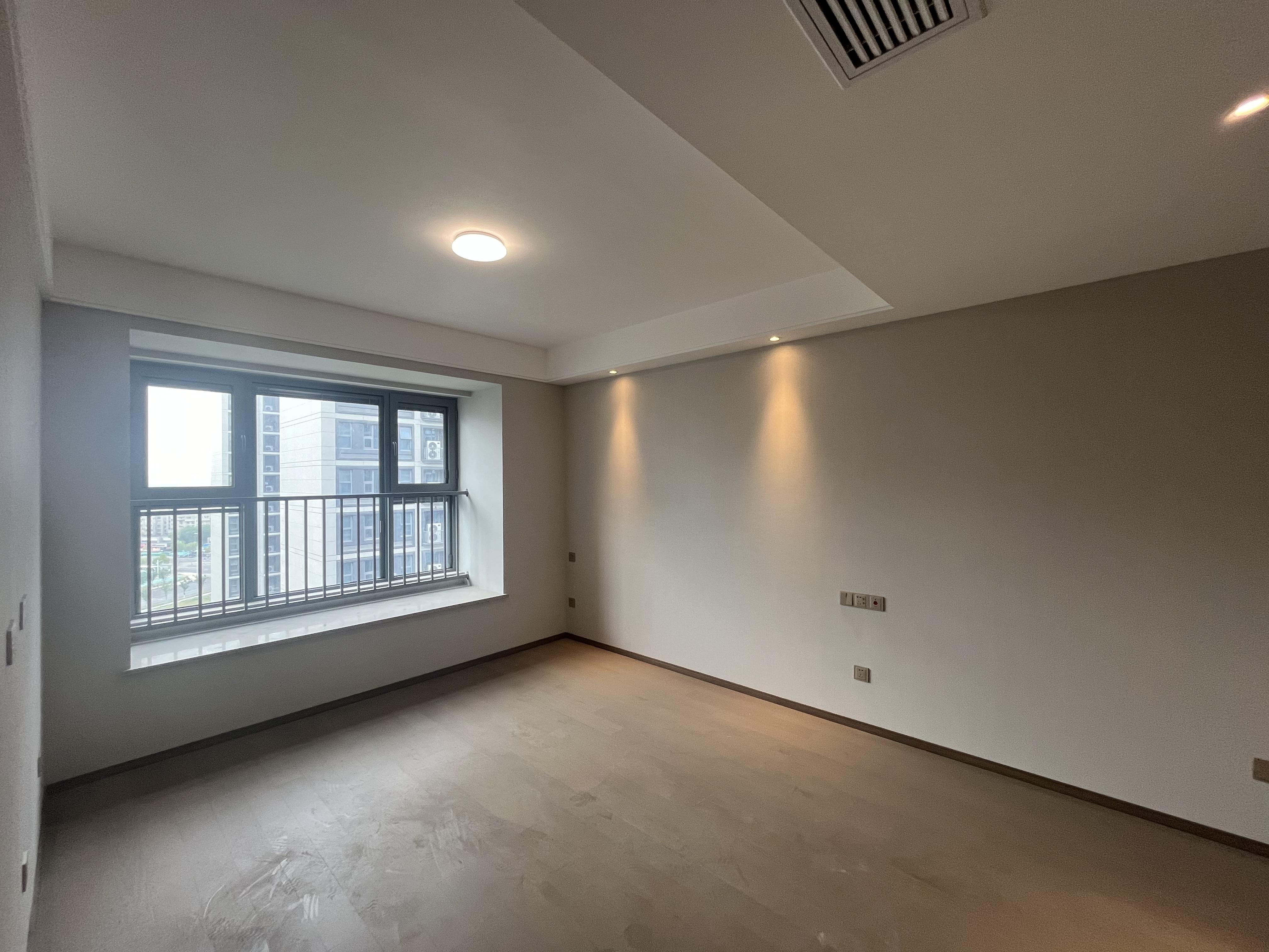 长泰滨河国际 4室2厅2卫 142.36m&sup2;