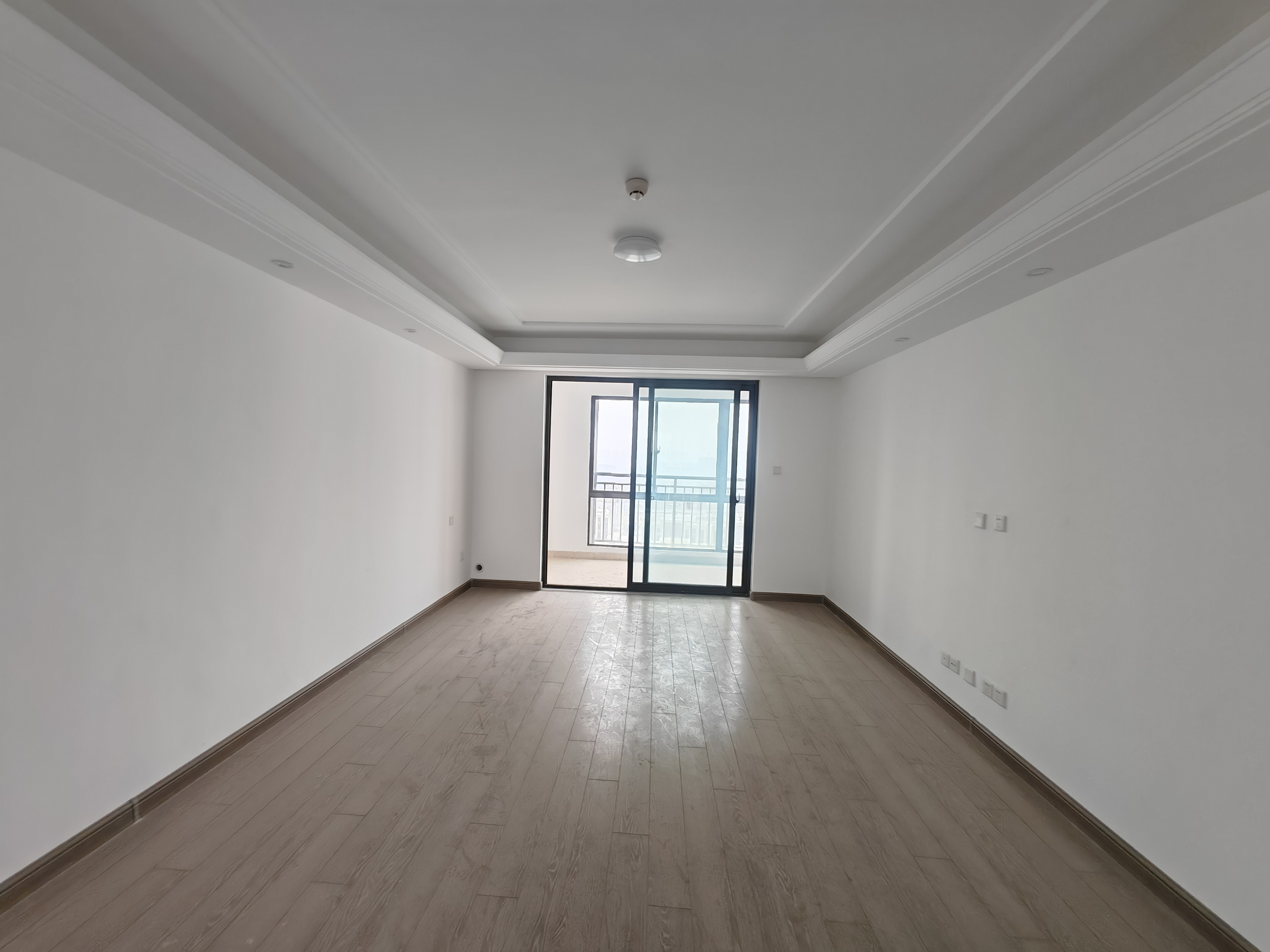 华强国际公馆 3室2厅2卫 133.8m²