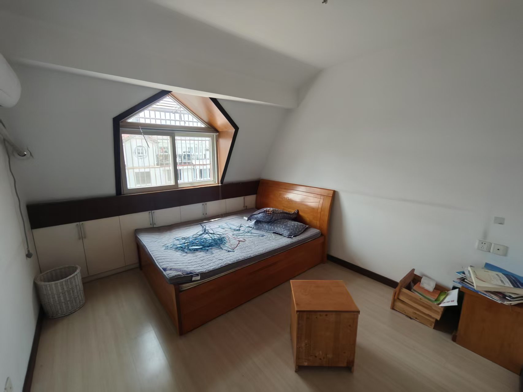 德民花苑东区 5室2厅2卫 215m&sup2;