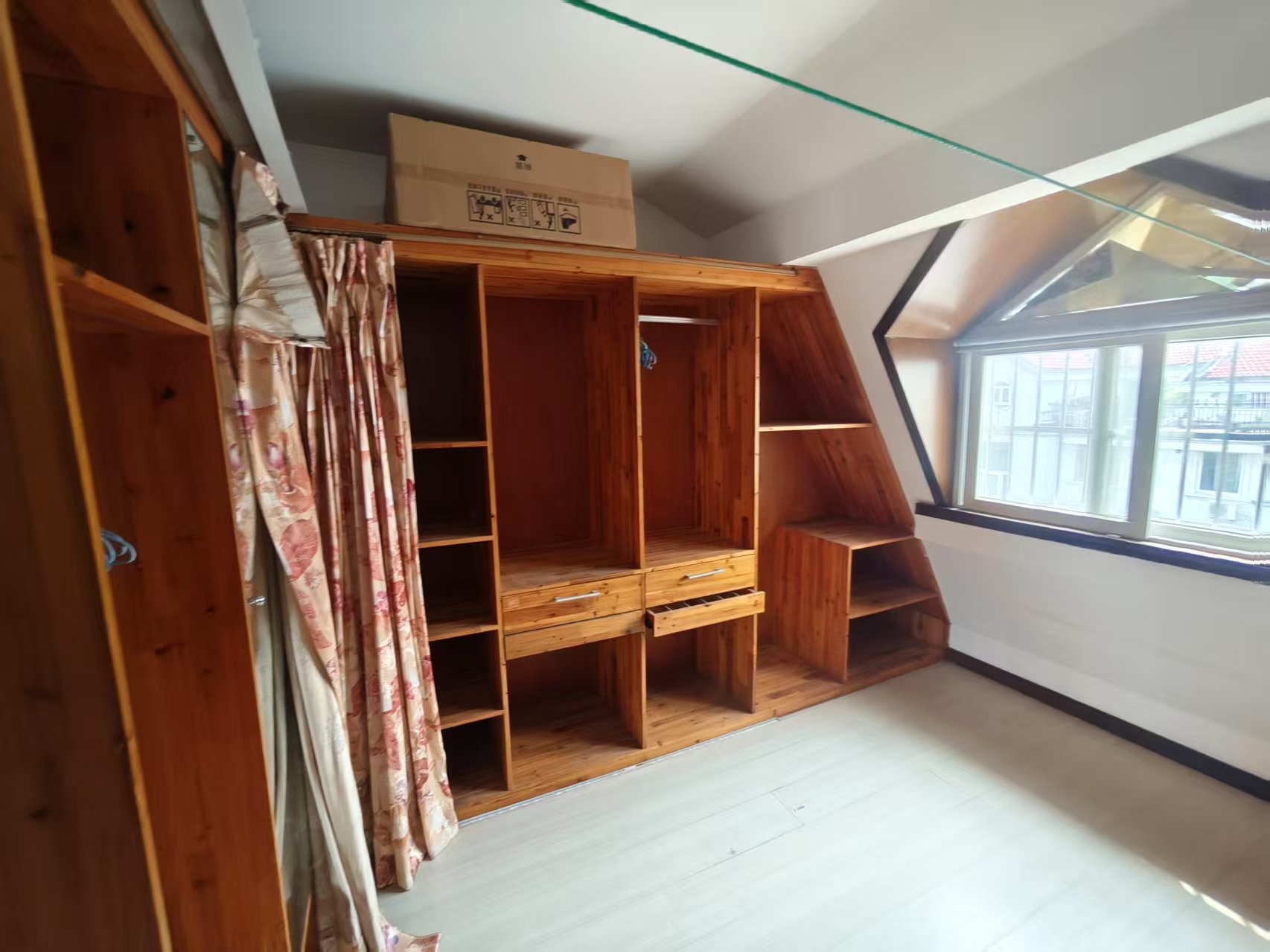德民花苑东区 5室2厅2卫 215m&sup2;