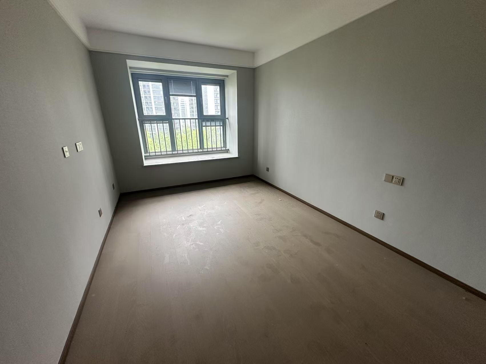 长泰滨河国际 4室2厅2卫 142.36m&sup2;