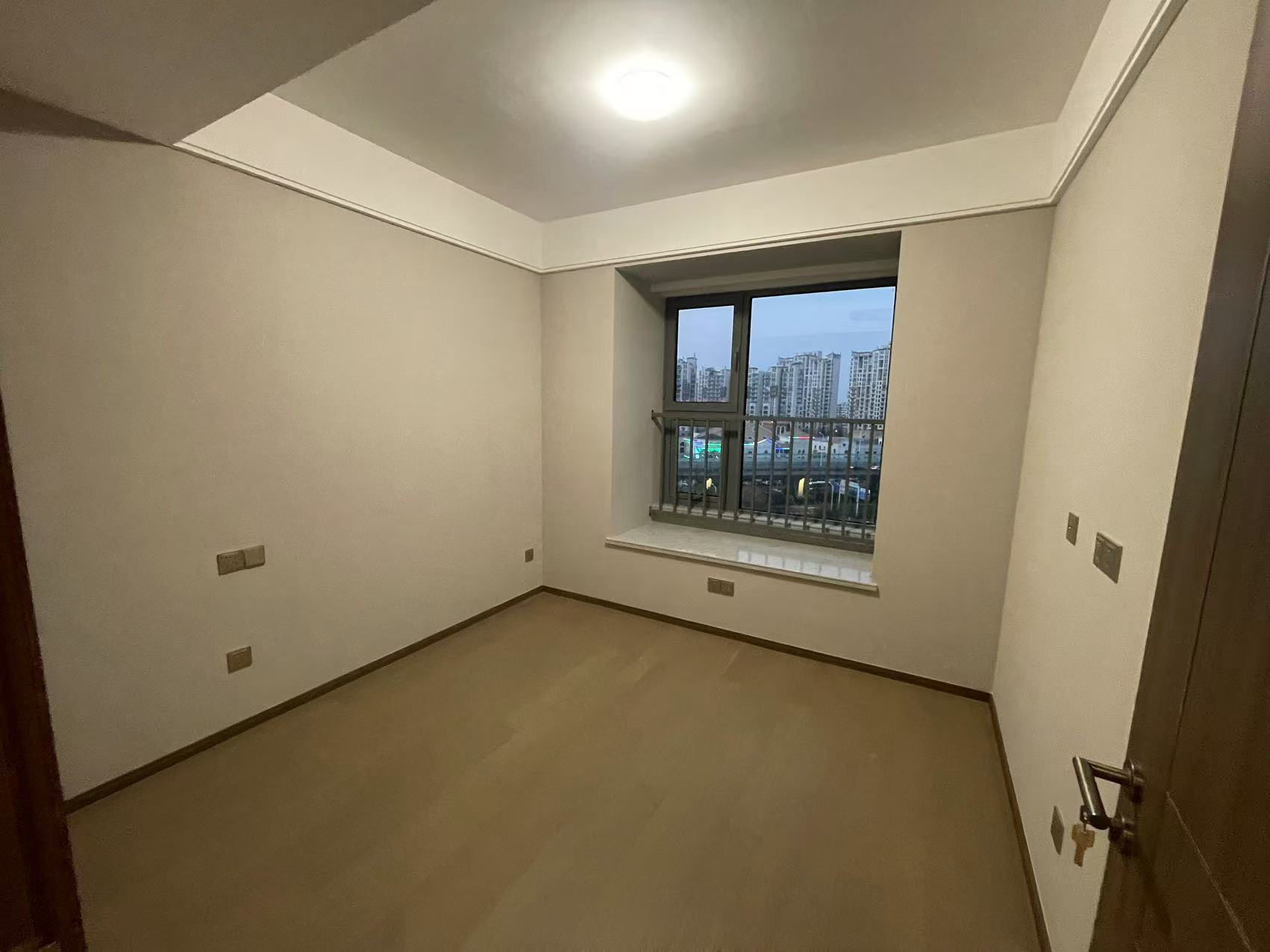 长泰滨河国际 4室2厅2卫 142.36m&sup2;