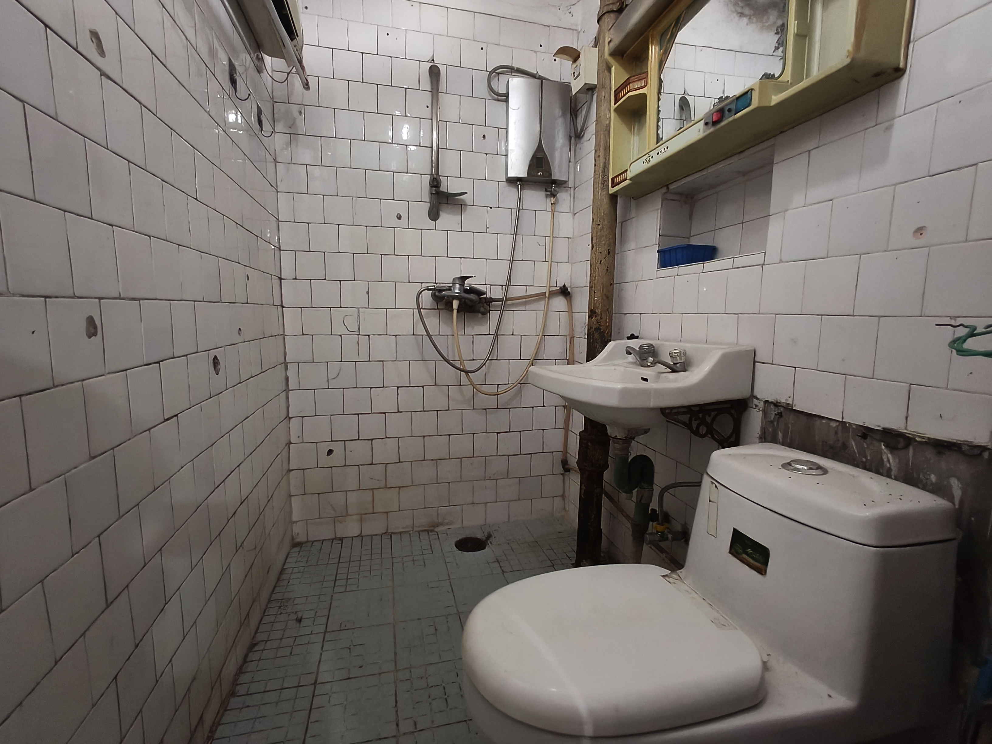 虹桥新村(朝霞路) 2室1厅1卫 68m&sup2;