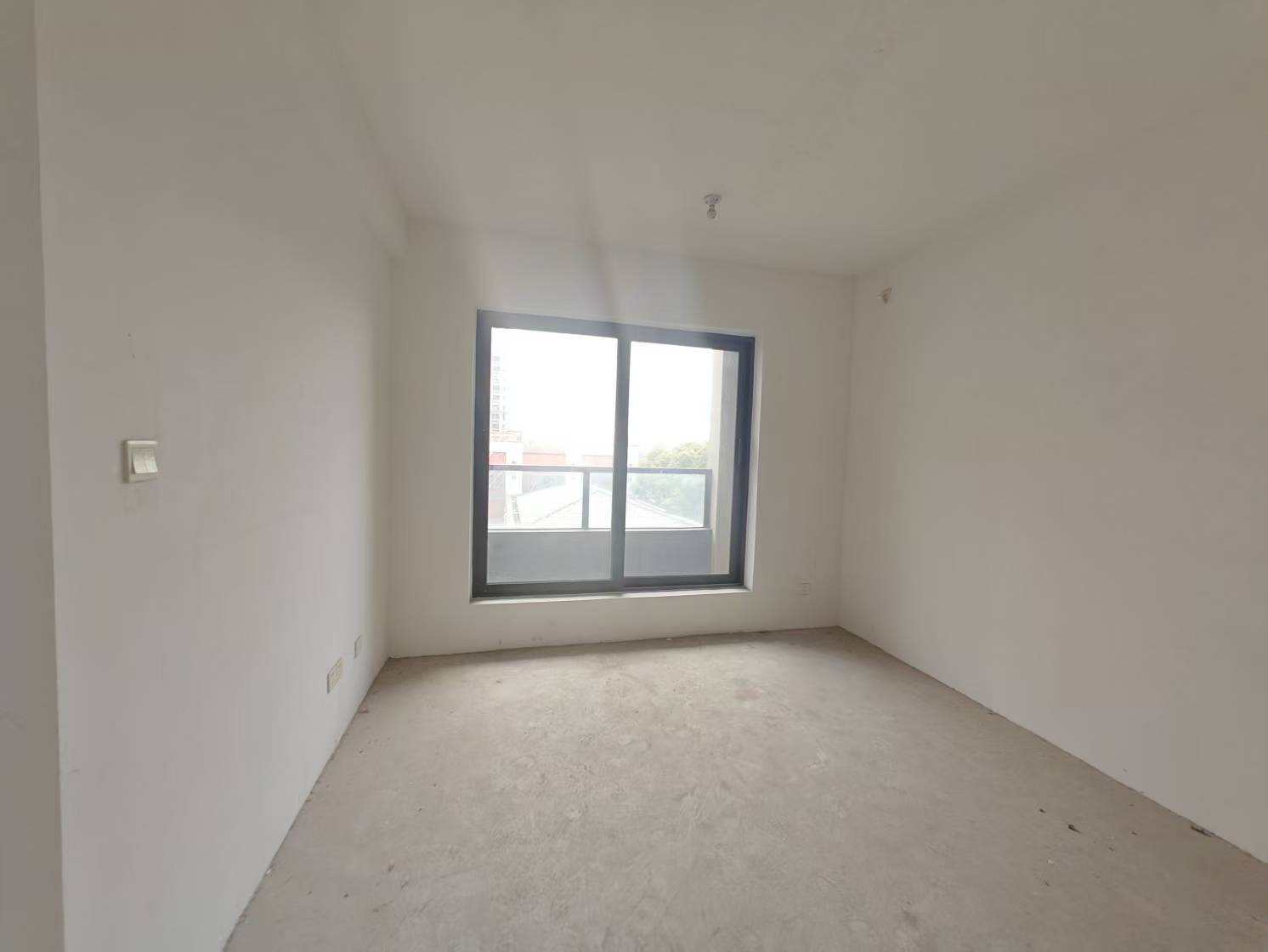 云樾东方 3室2厅2卫 243.00m&sup2;