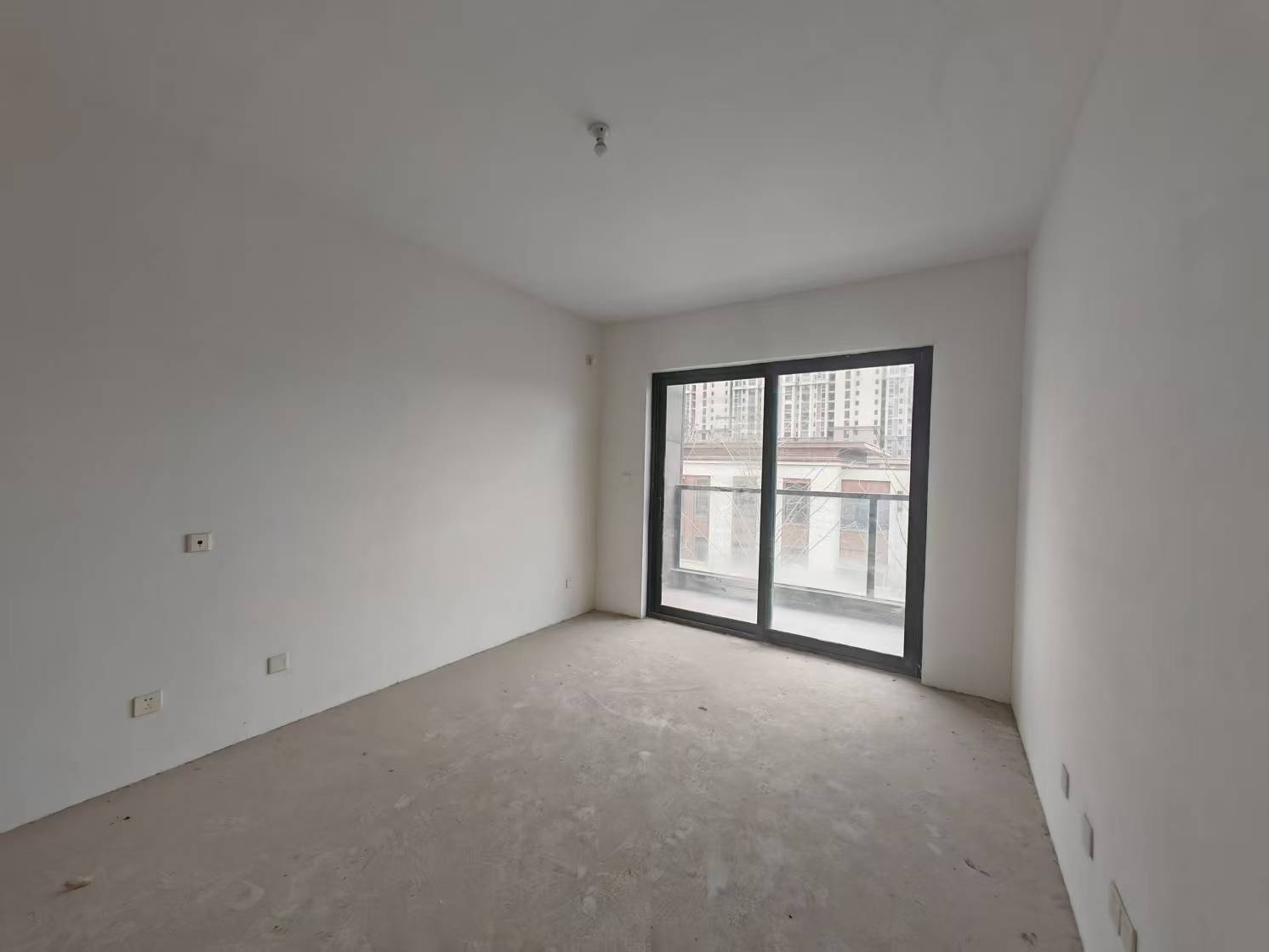 云樾东方 3室2厅2卫 243.00m&sup2;