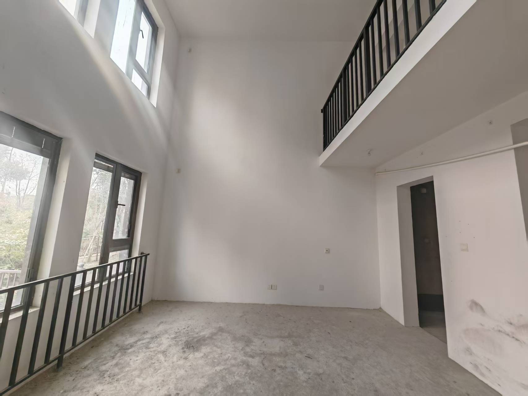 云樾东方 3室2厅2卫 243.00m&sup2;